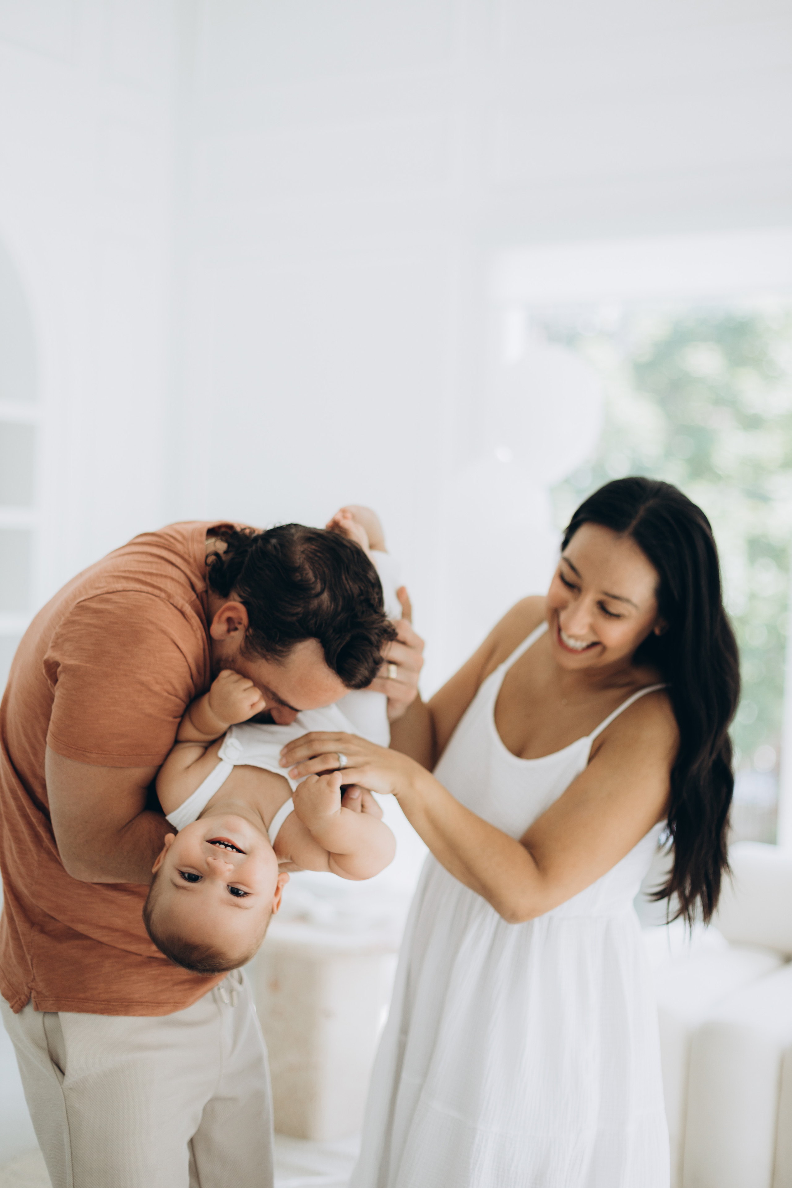 Cake smash. Wedding Photographer Toronto