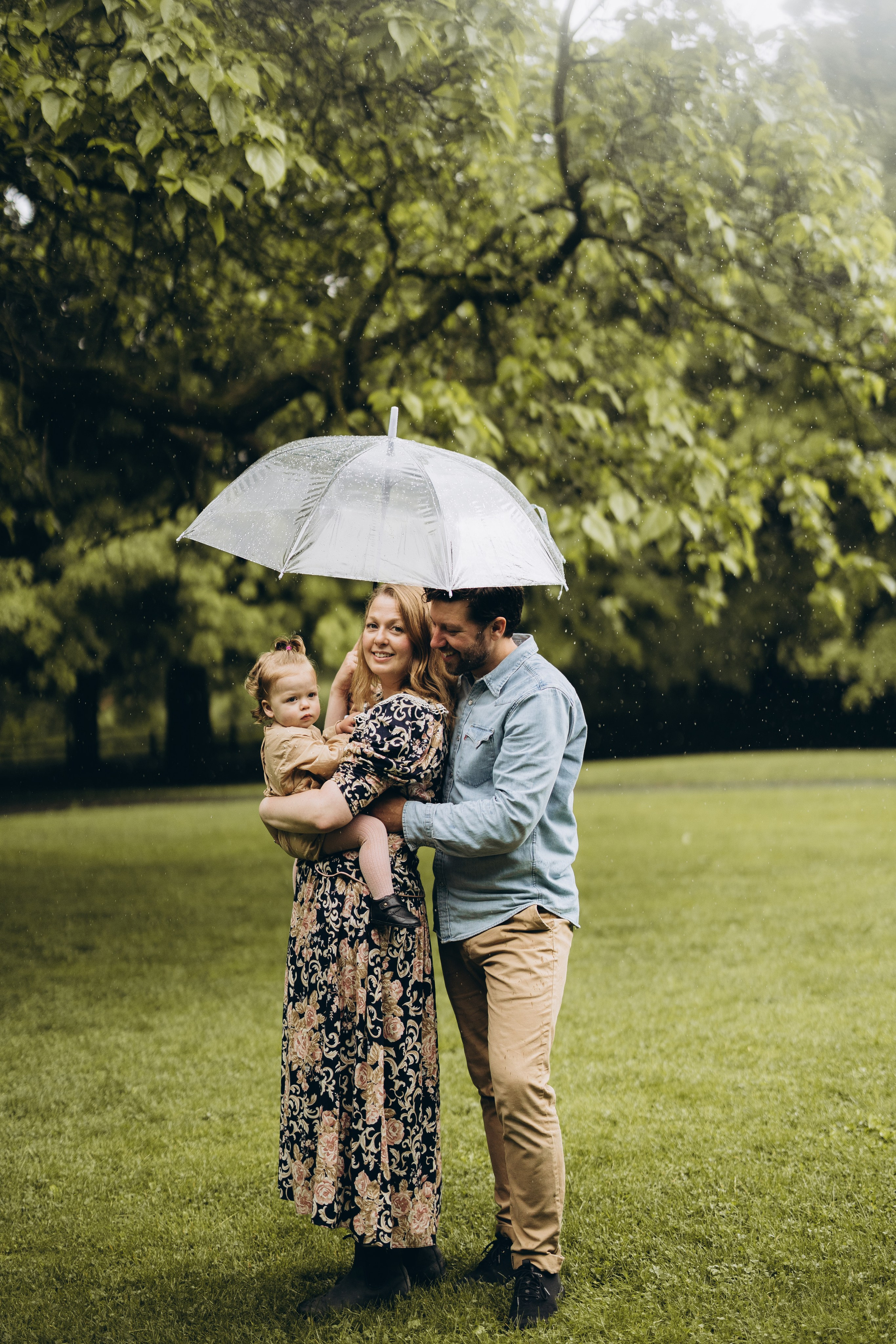 Under the rain. Wedding Photographer Toronto