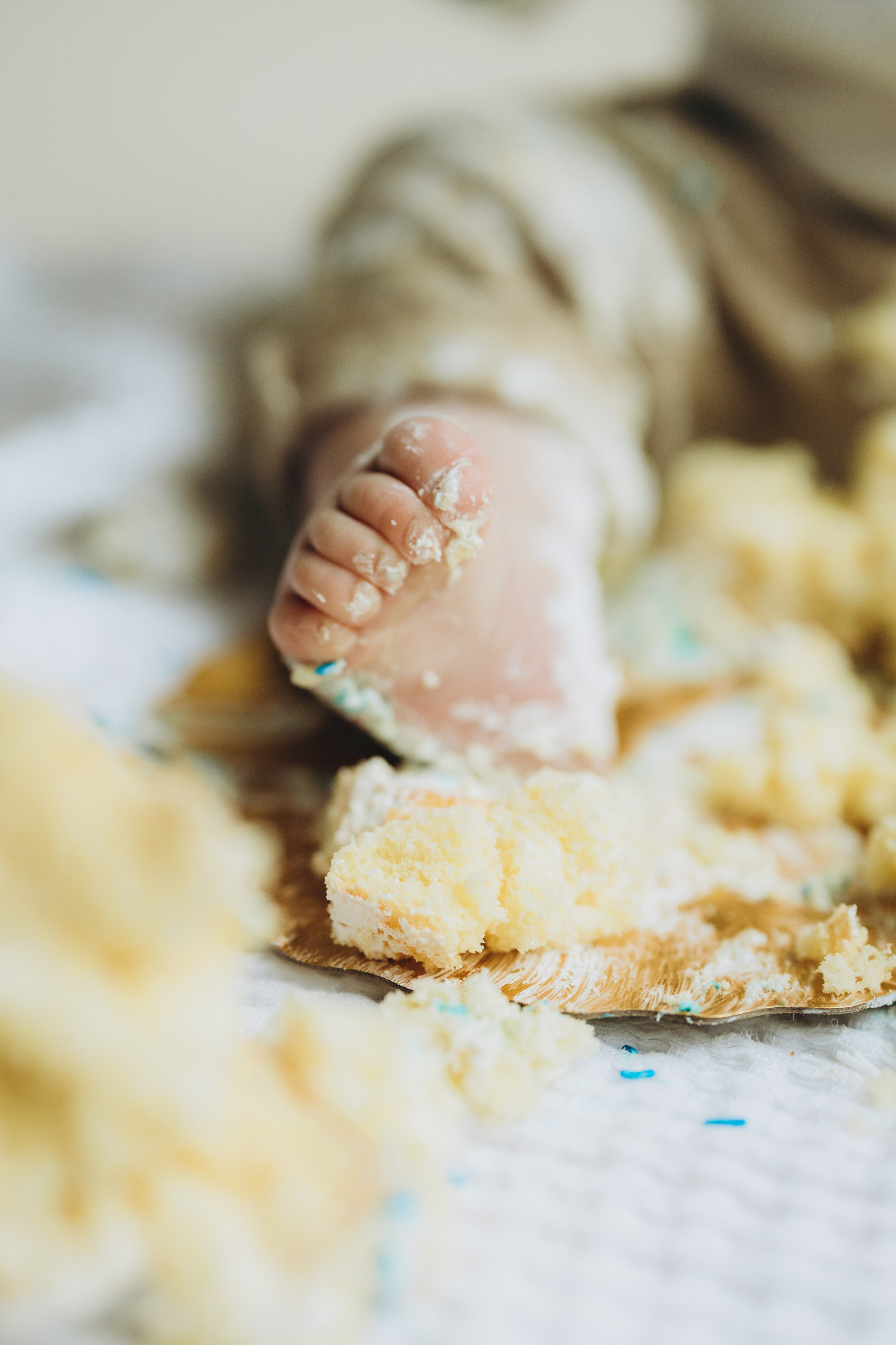 Cake smash. Wedding Photographer Toronto