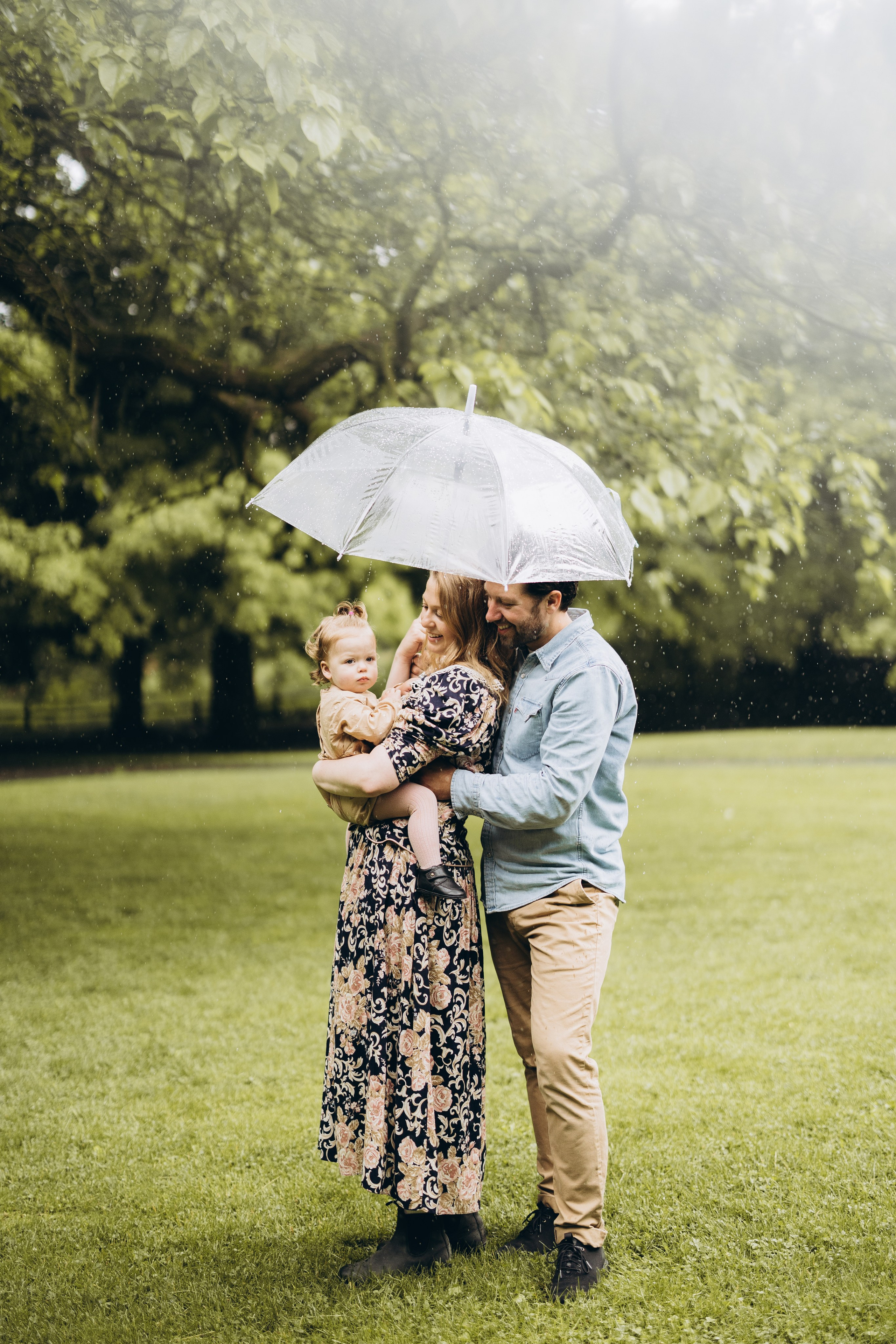 Under the rain. Wedding Photographer Toronto