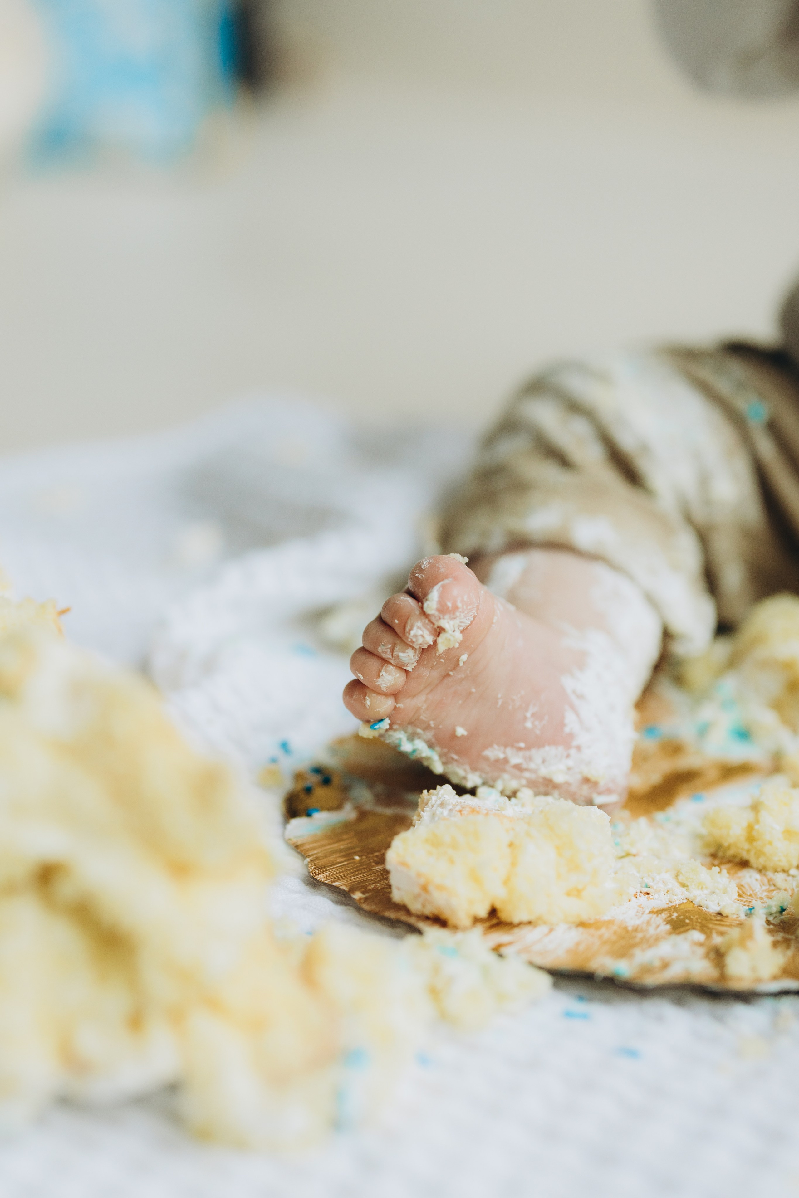 Cake smash. Wedding Photographer Toronto
