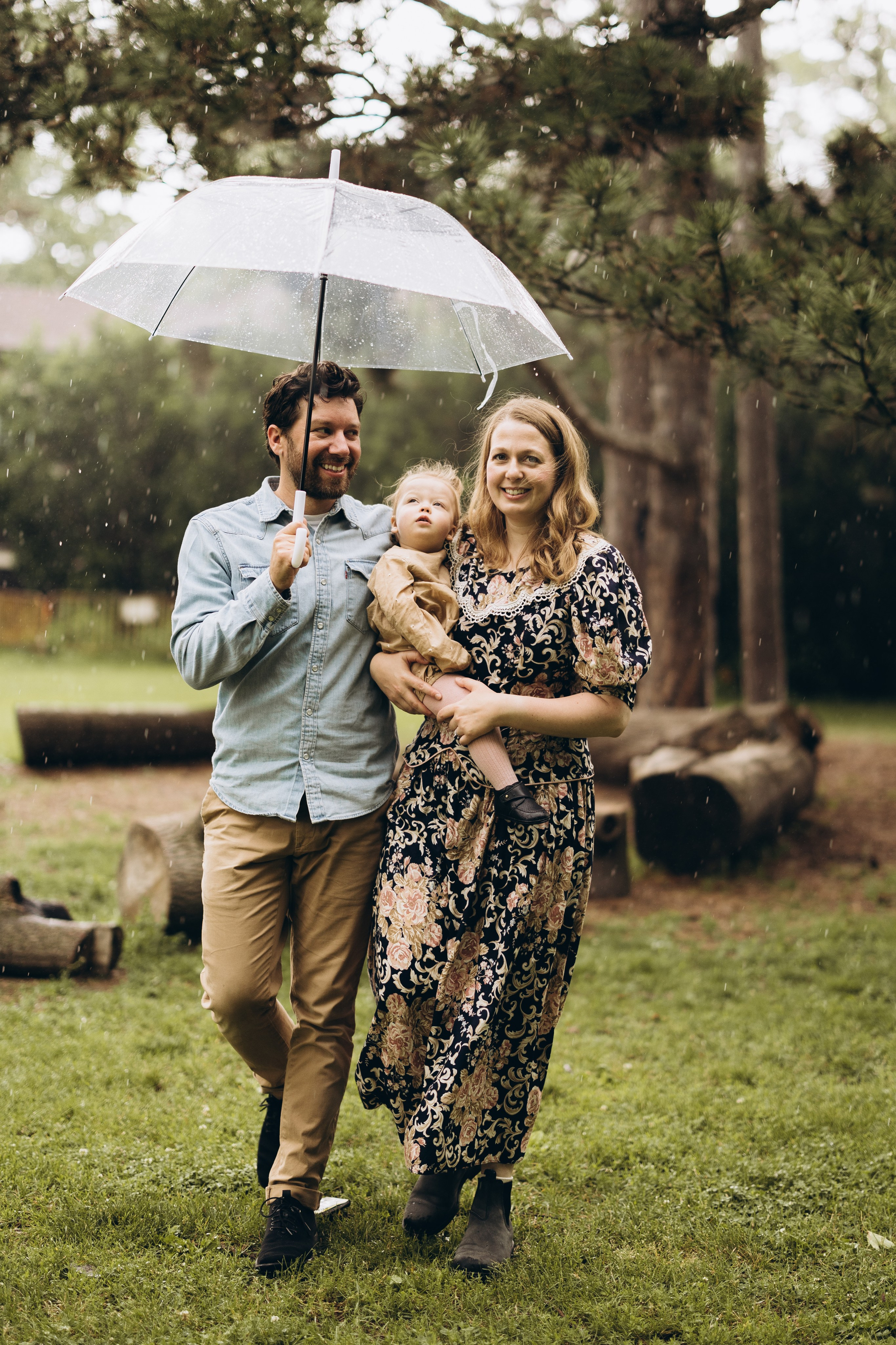 Under the rain. Wedding Photographer Toronto