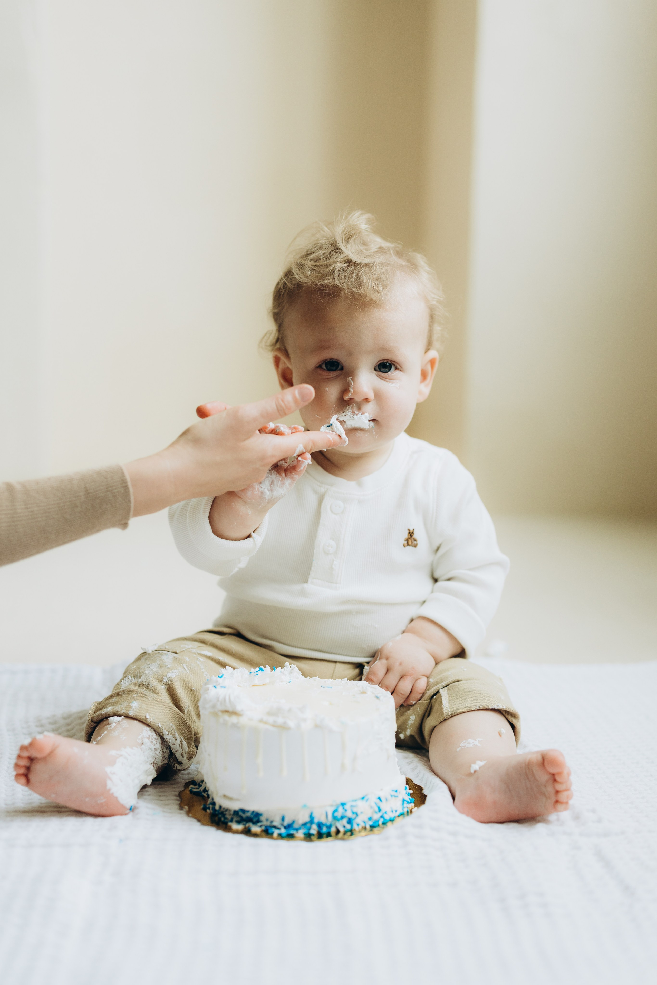 Cake smash. Wedding Photographer Toronto