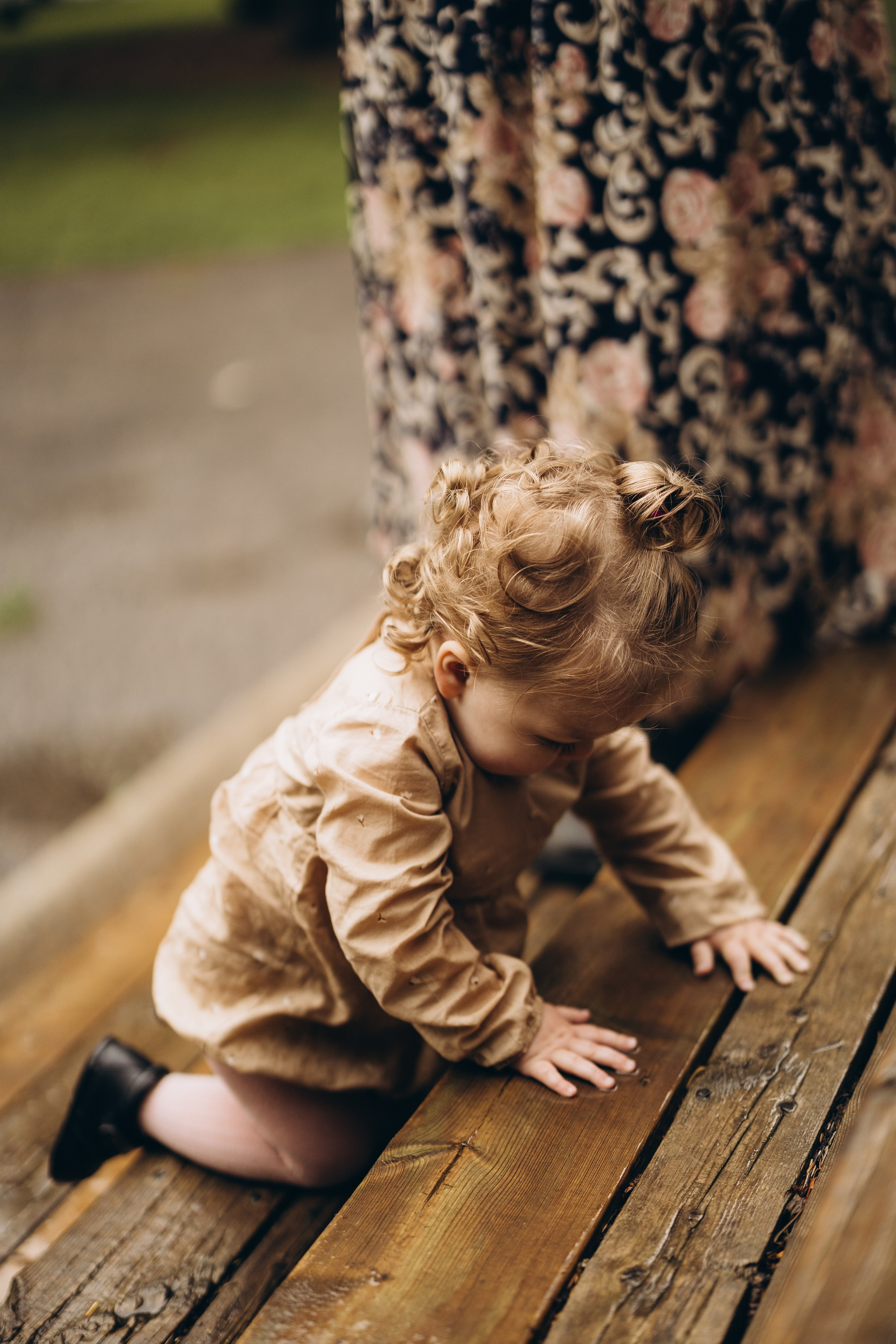 Under the rain. Wedding Photographer Toronto