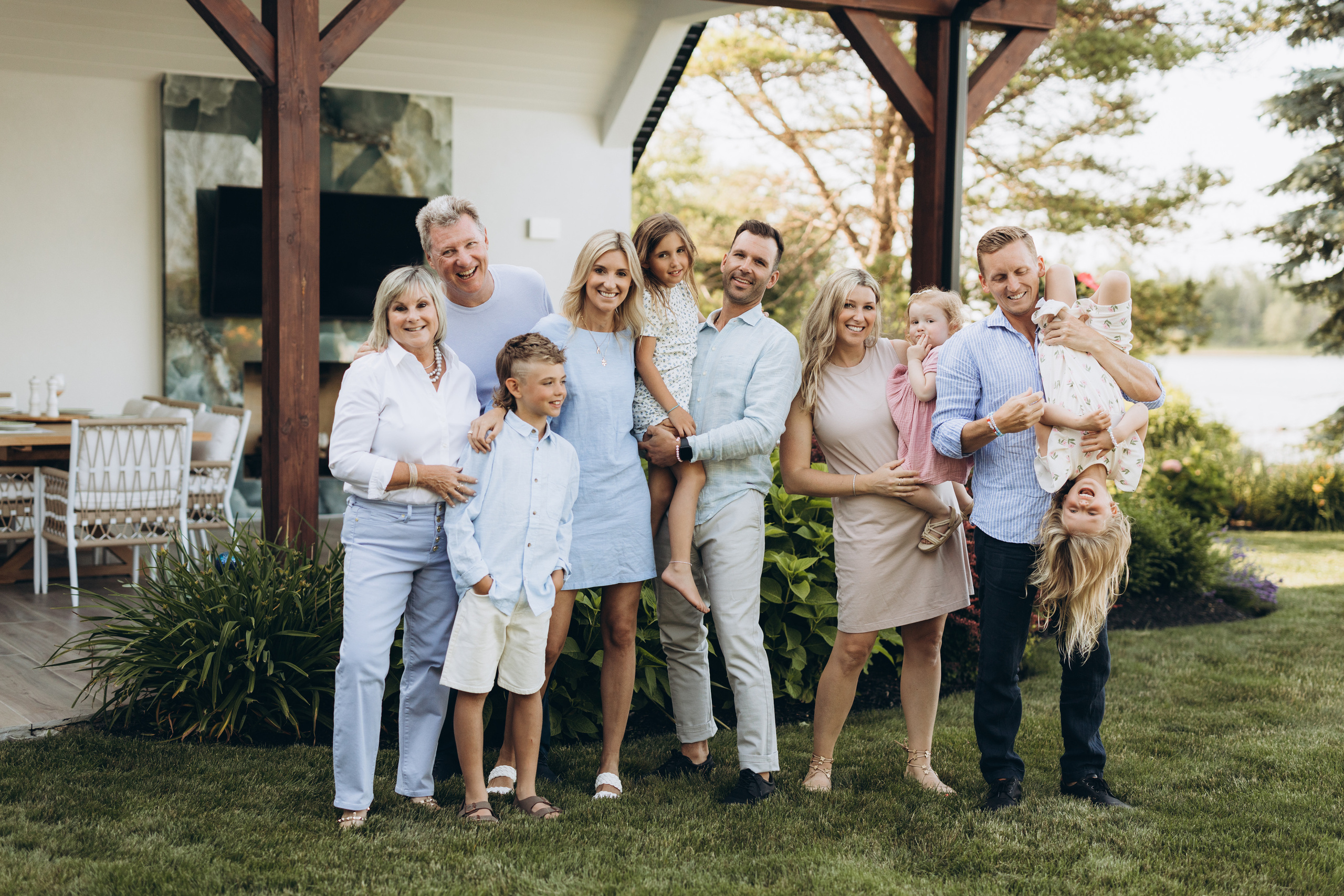 Family time. Wedding Photographer Toronto