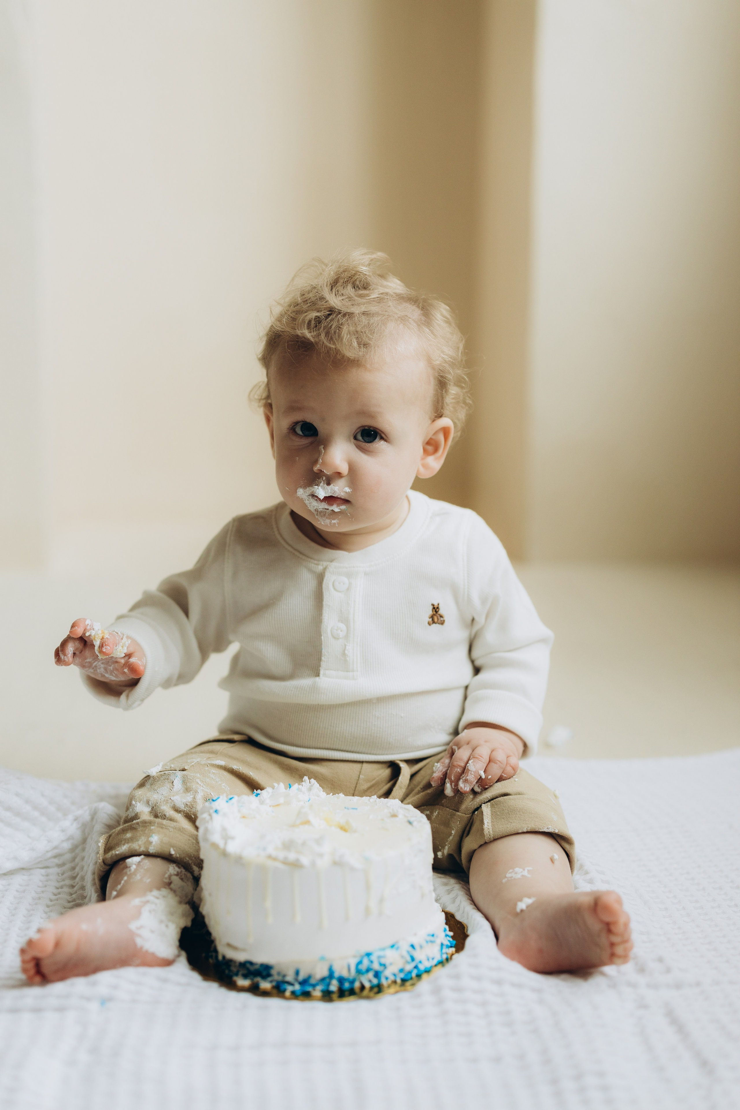 Cake smash. Wedding Photographer Toronto