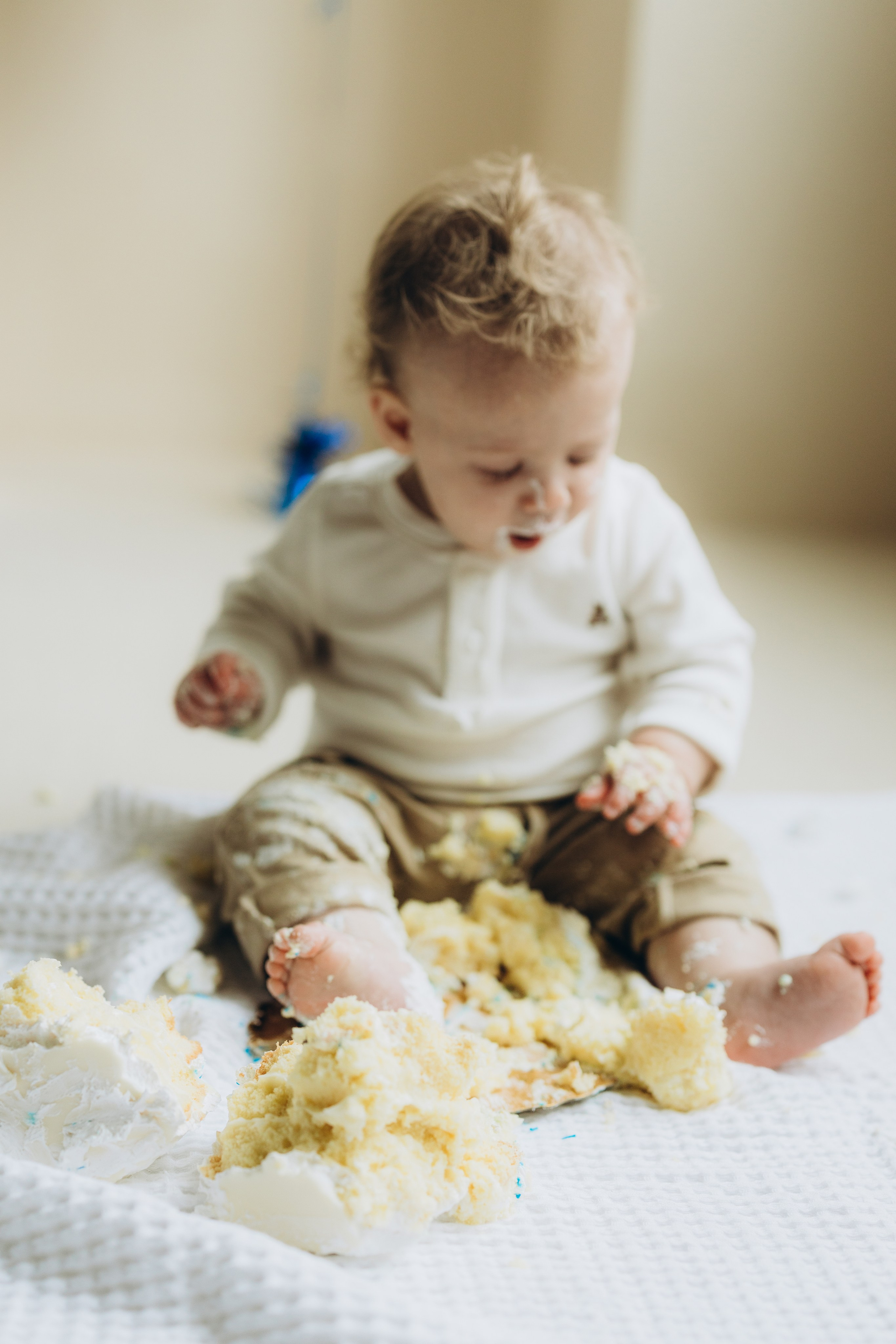 Cake smash. Wedding Photographer Toronto