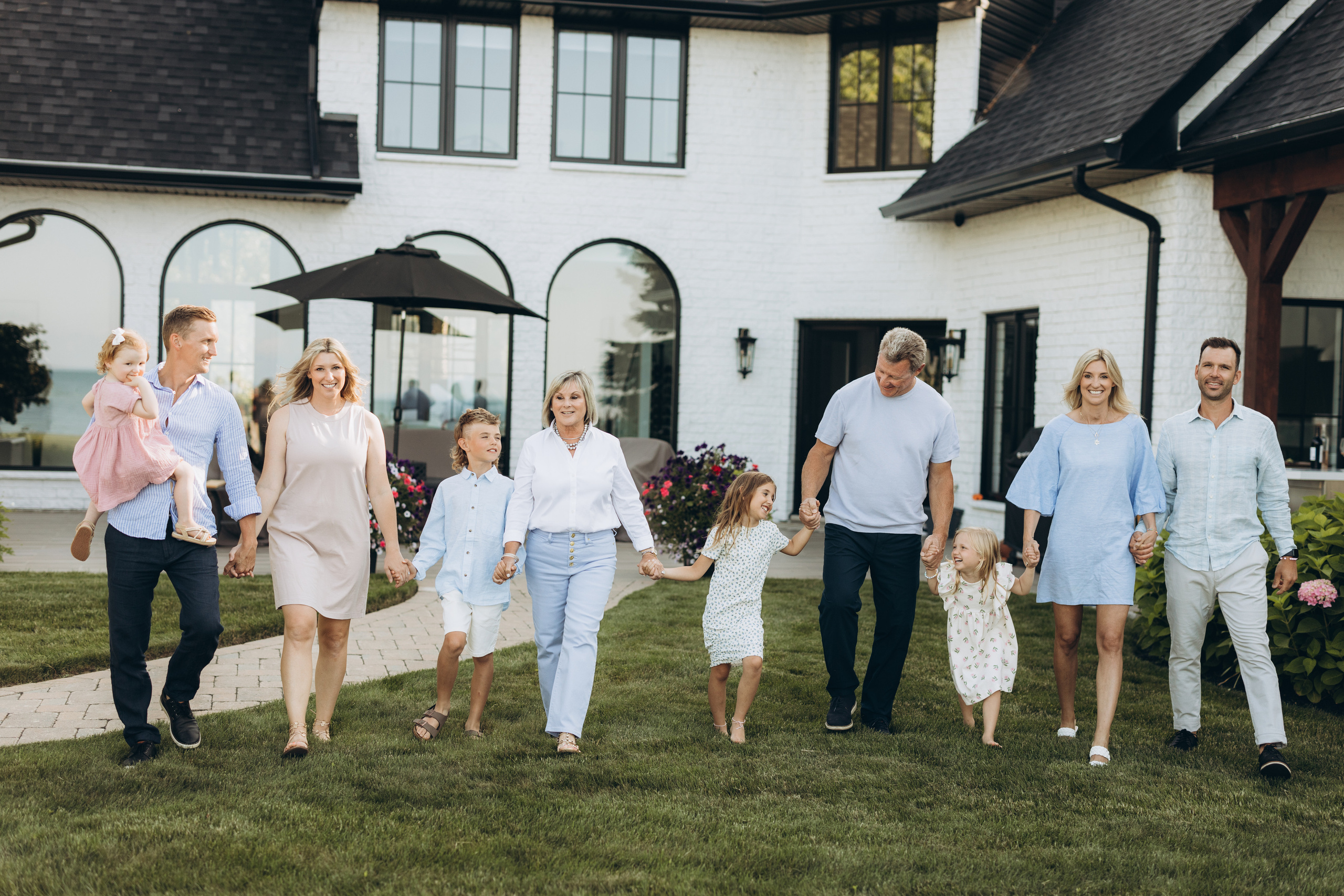 Family time. Wedding Photographer Toronto