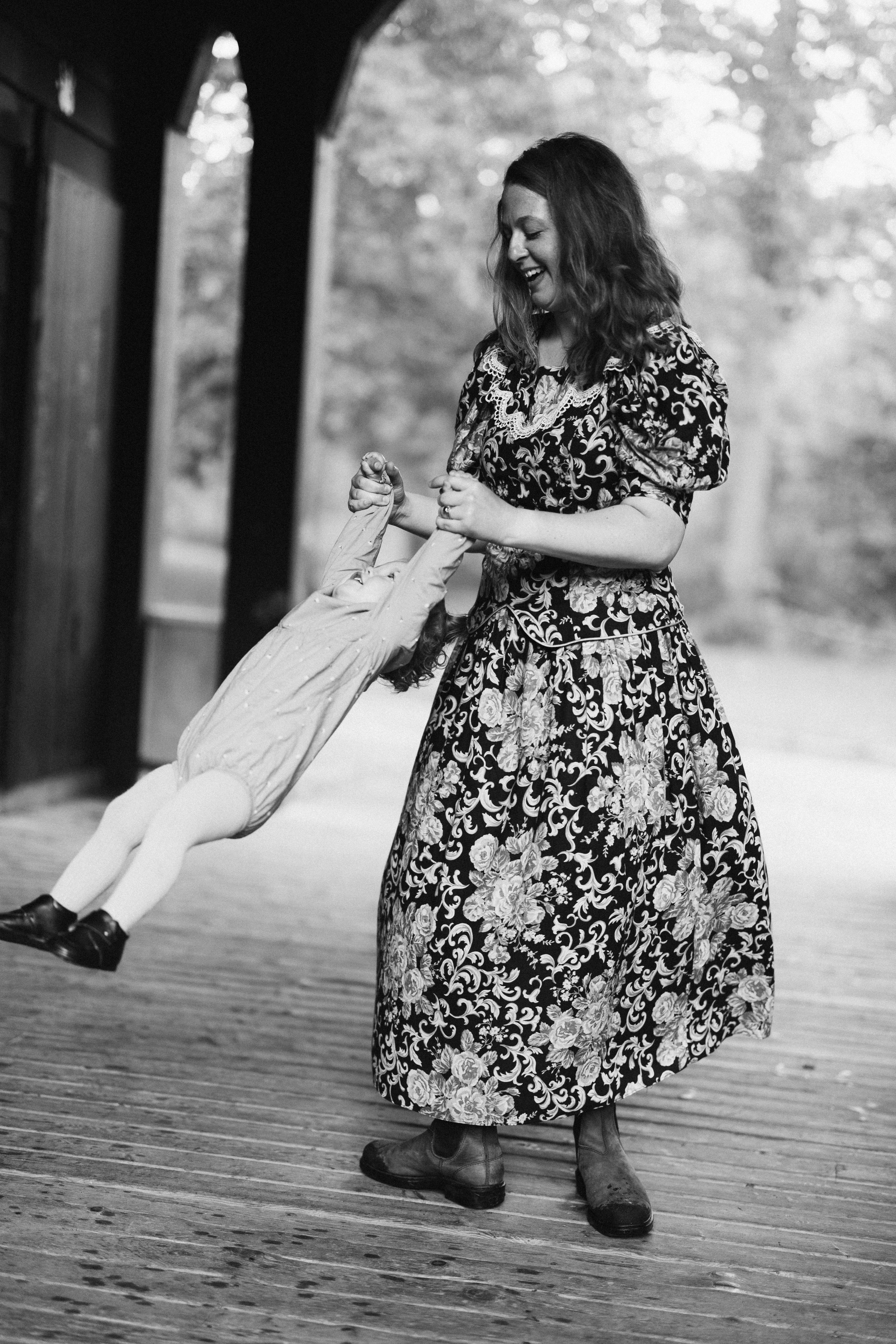 Under the rain. Wedding Photographer Toronto