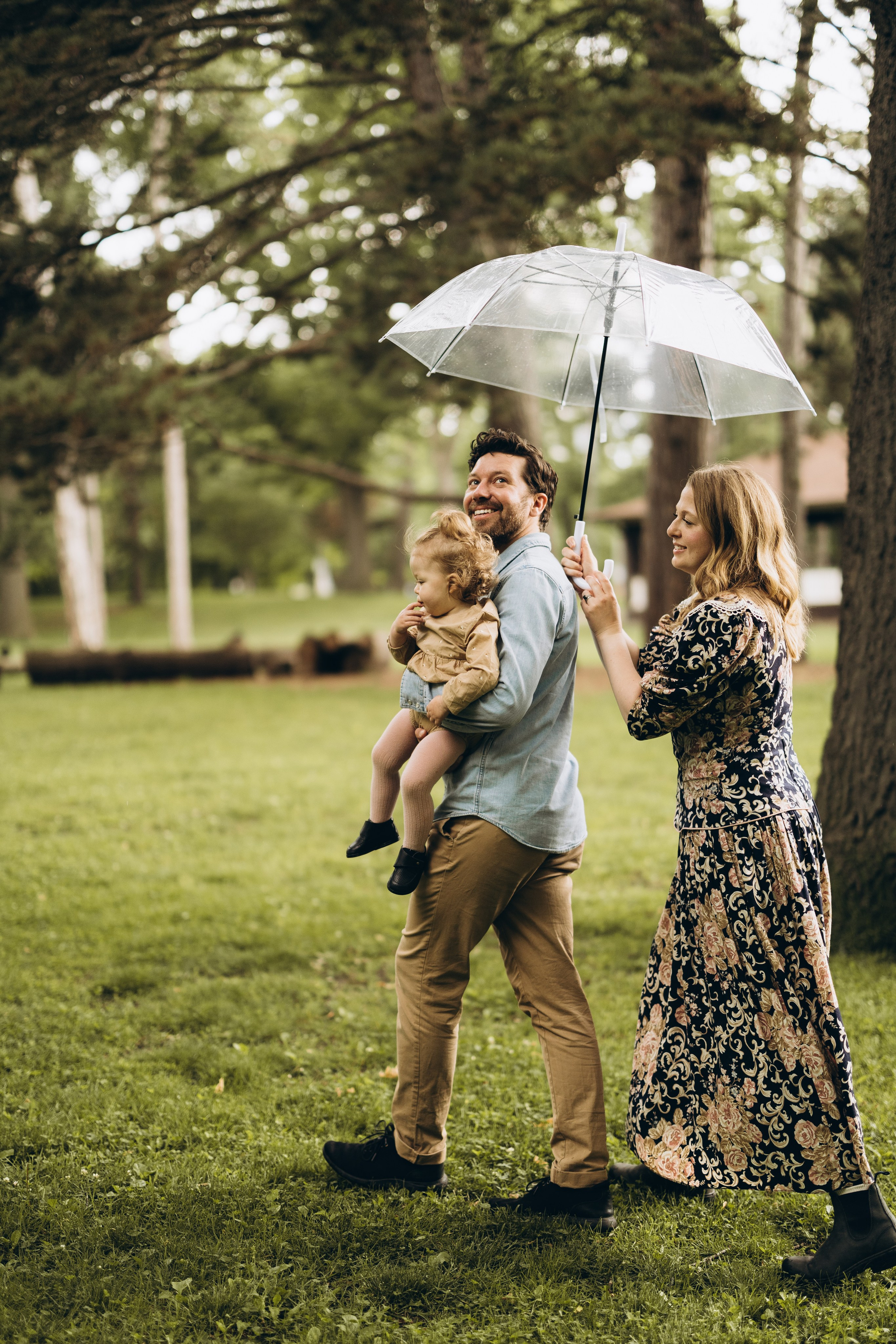 Under the rain. Wedding Photographer Toronto