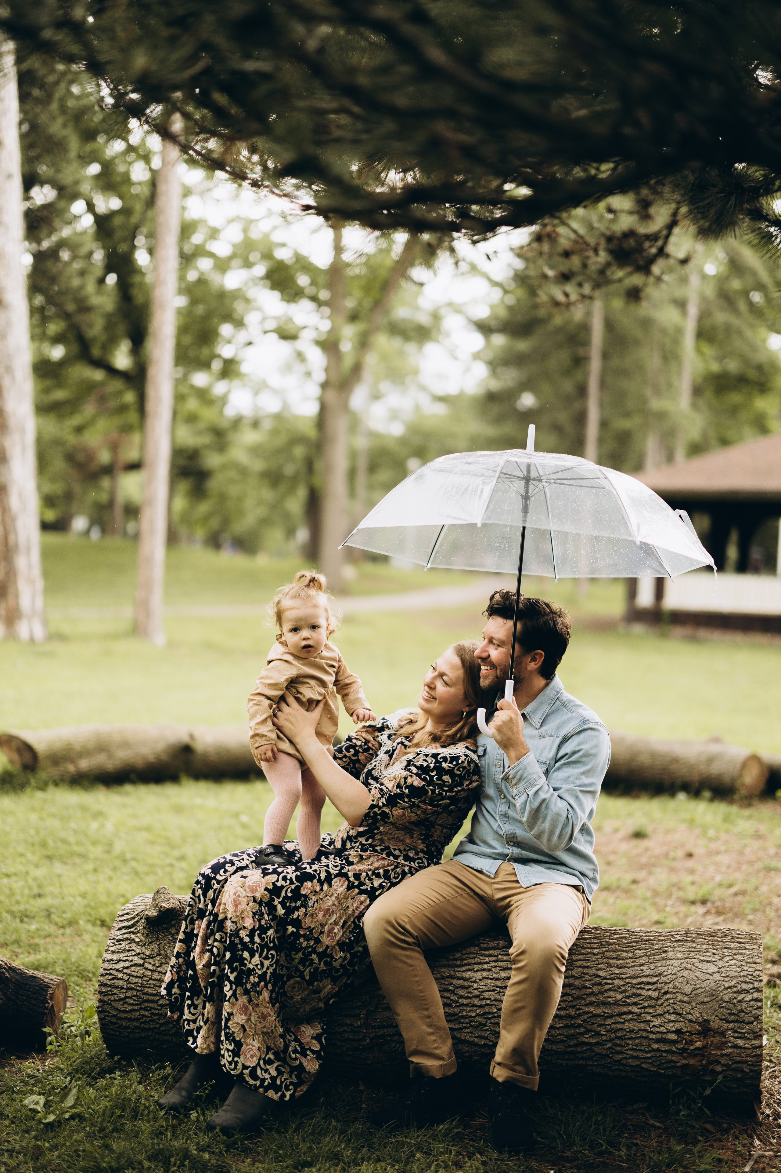Under the rain. Wedding Photographer Toronto