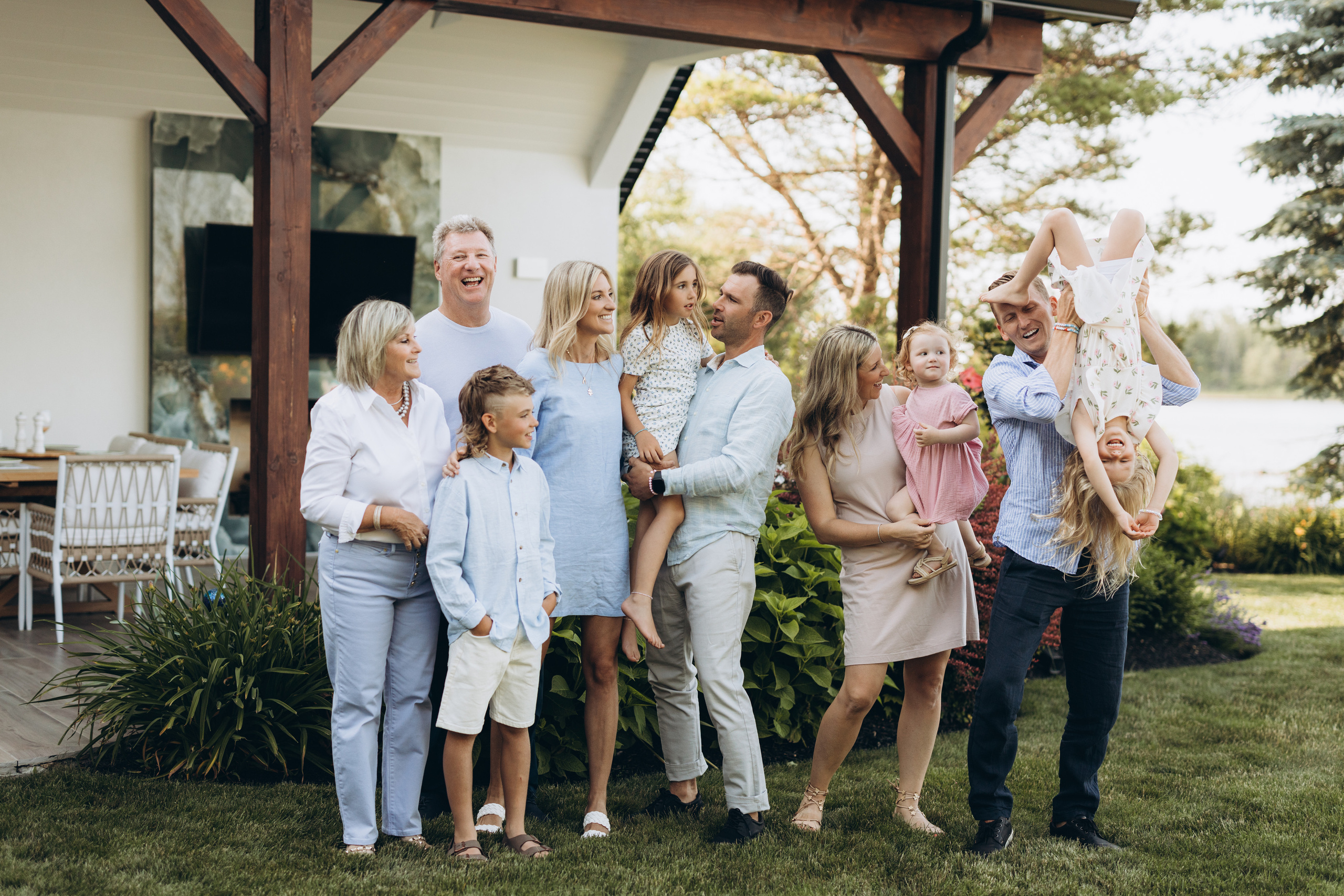Family time. Wedding Photographer Toronto