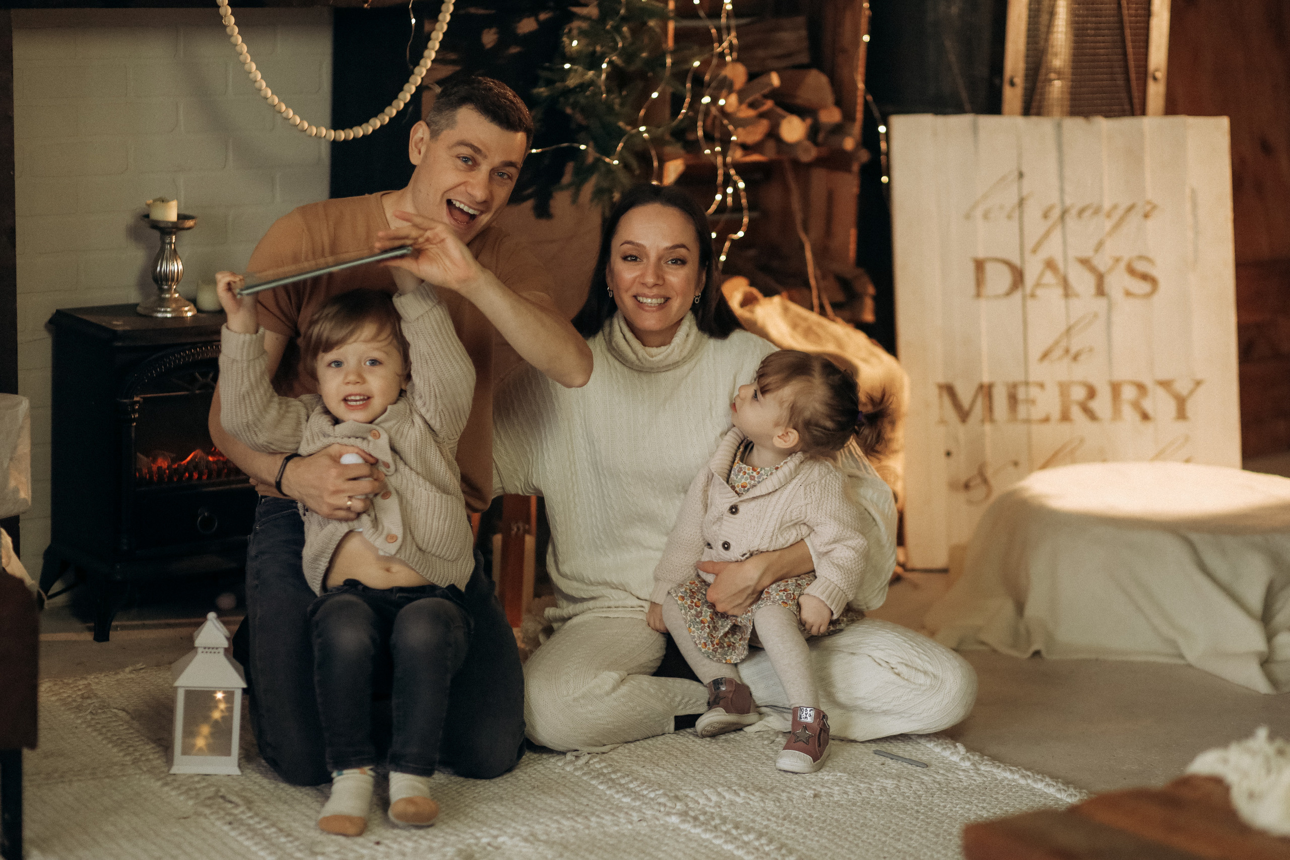 Cozy Christmas time!. Wedding Photographer Toronto