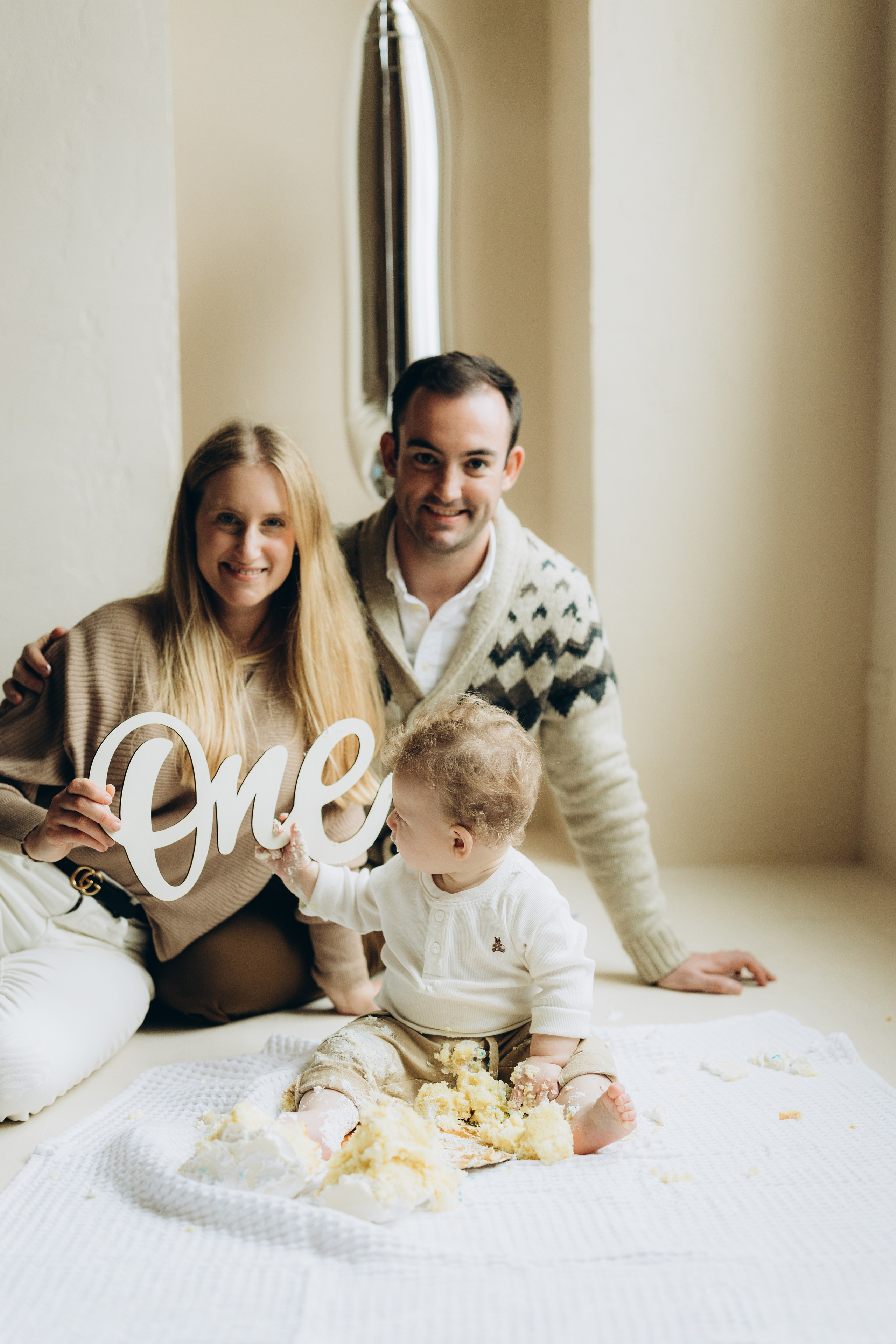 Cake smash. Wedding Photographer Toronto