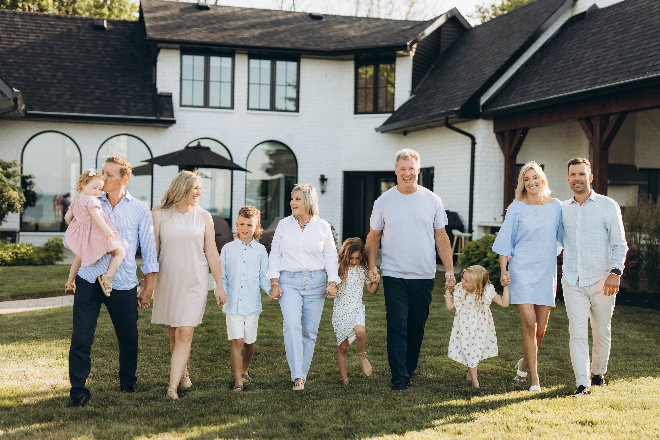 Family time. Wedding Photographer Toronto