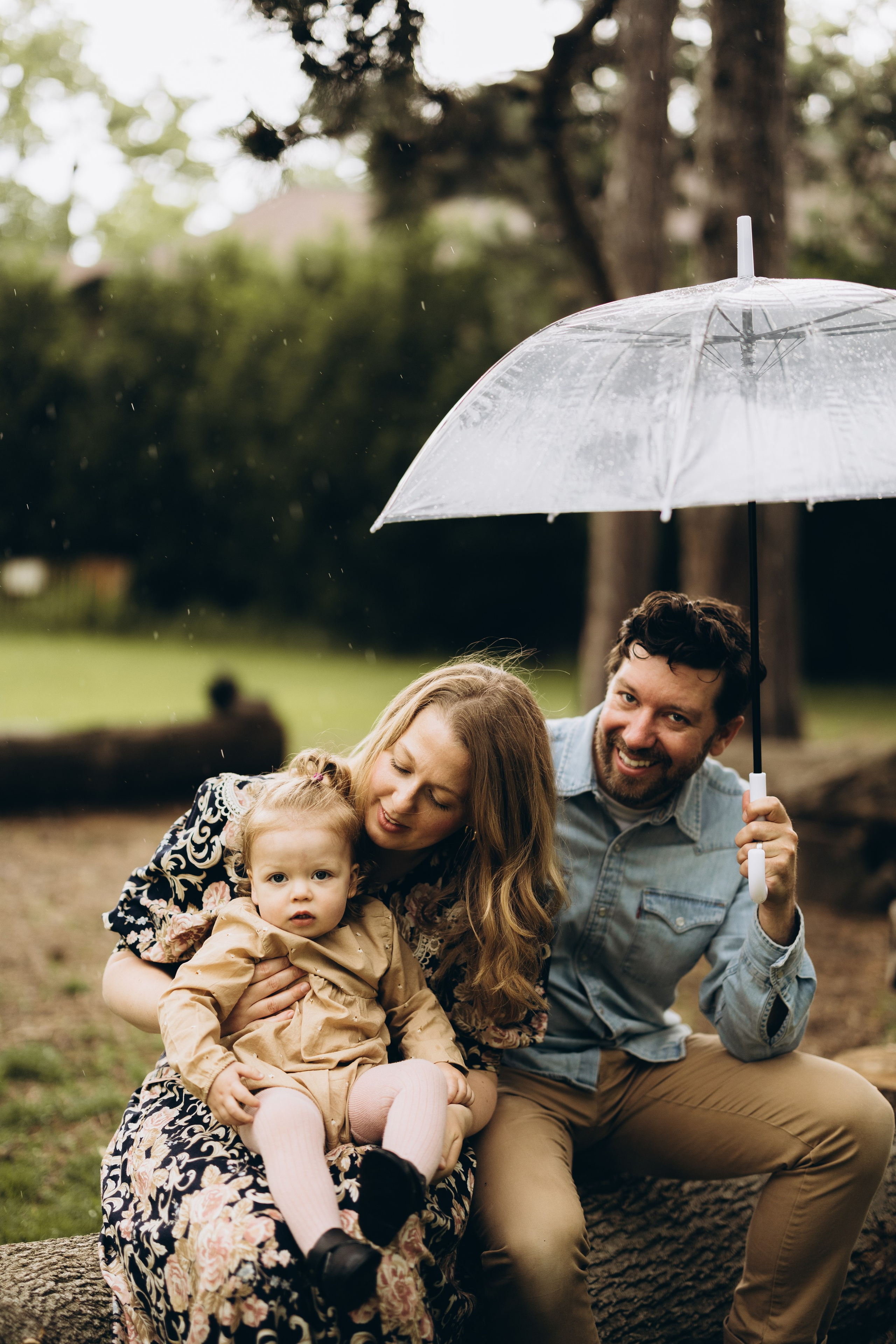Under the rain. Wedding Photographer Toronto