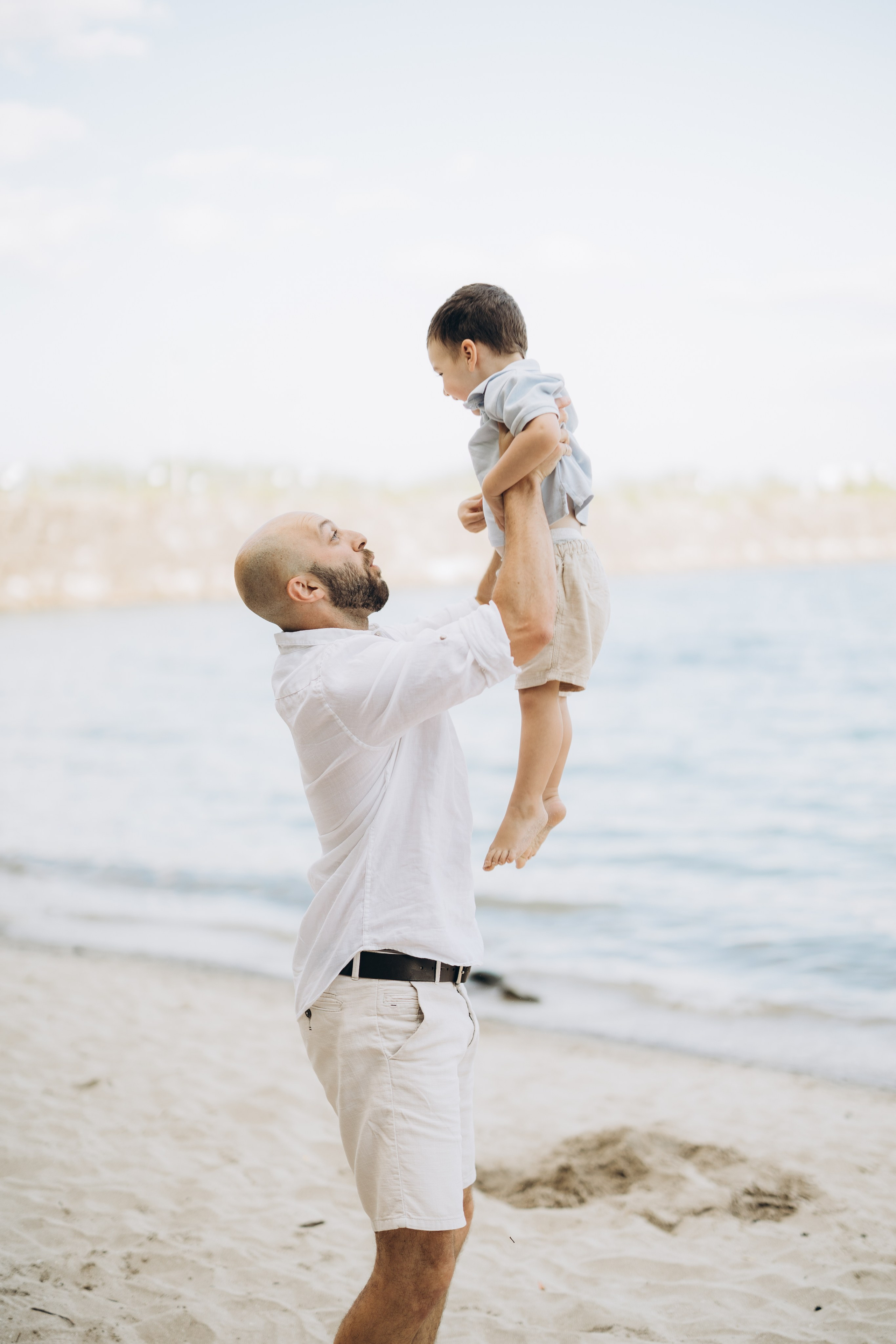 Beach photo session. Wedding Photographer Toronto