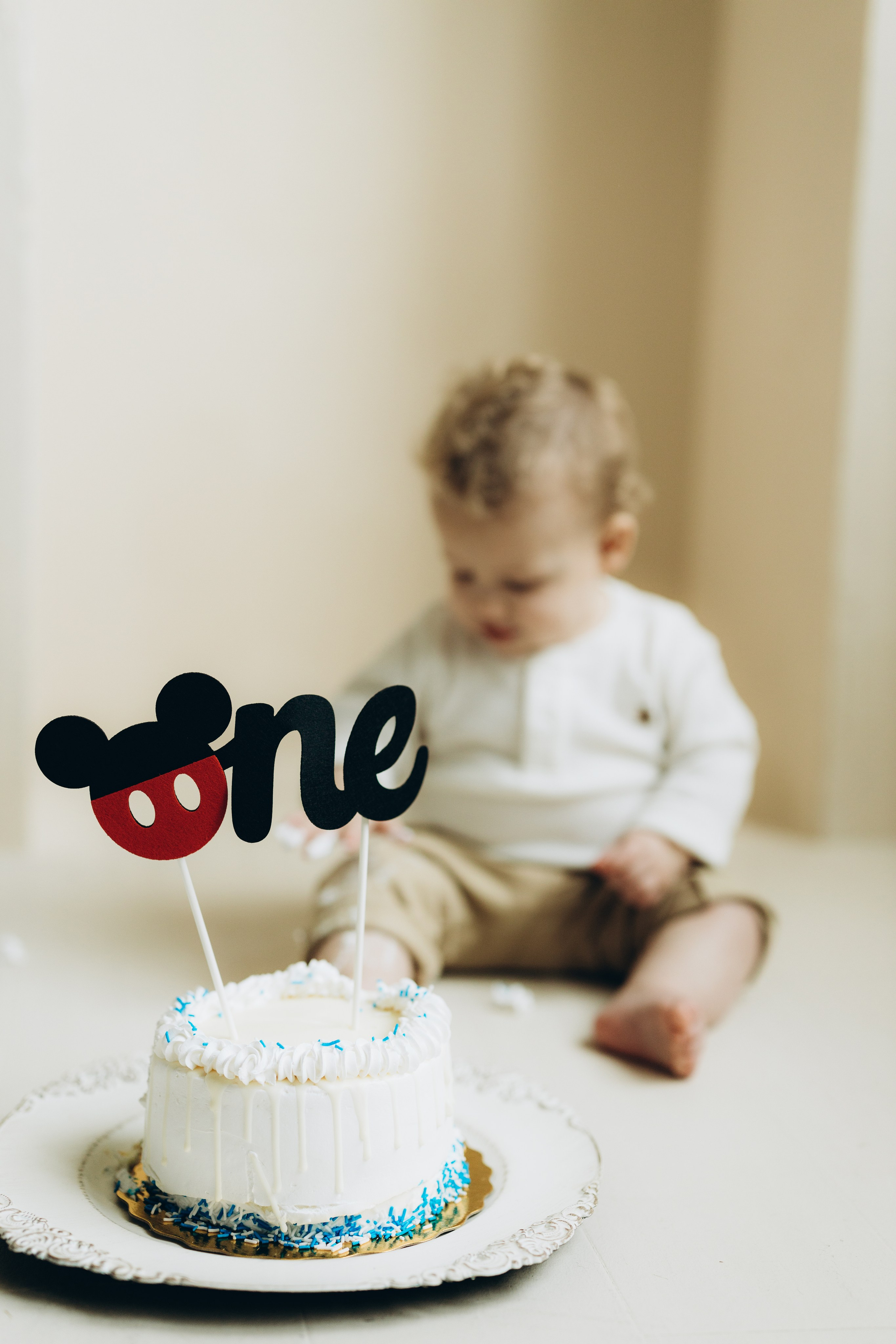 Cake smash. Wedding Photographer Toronto