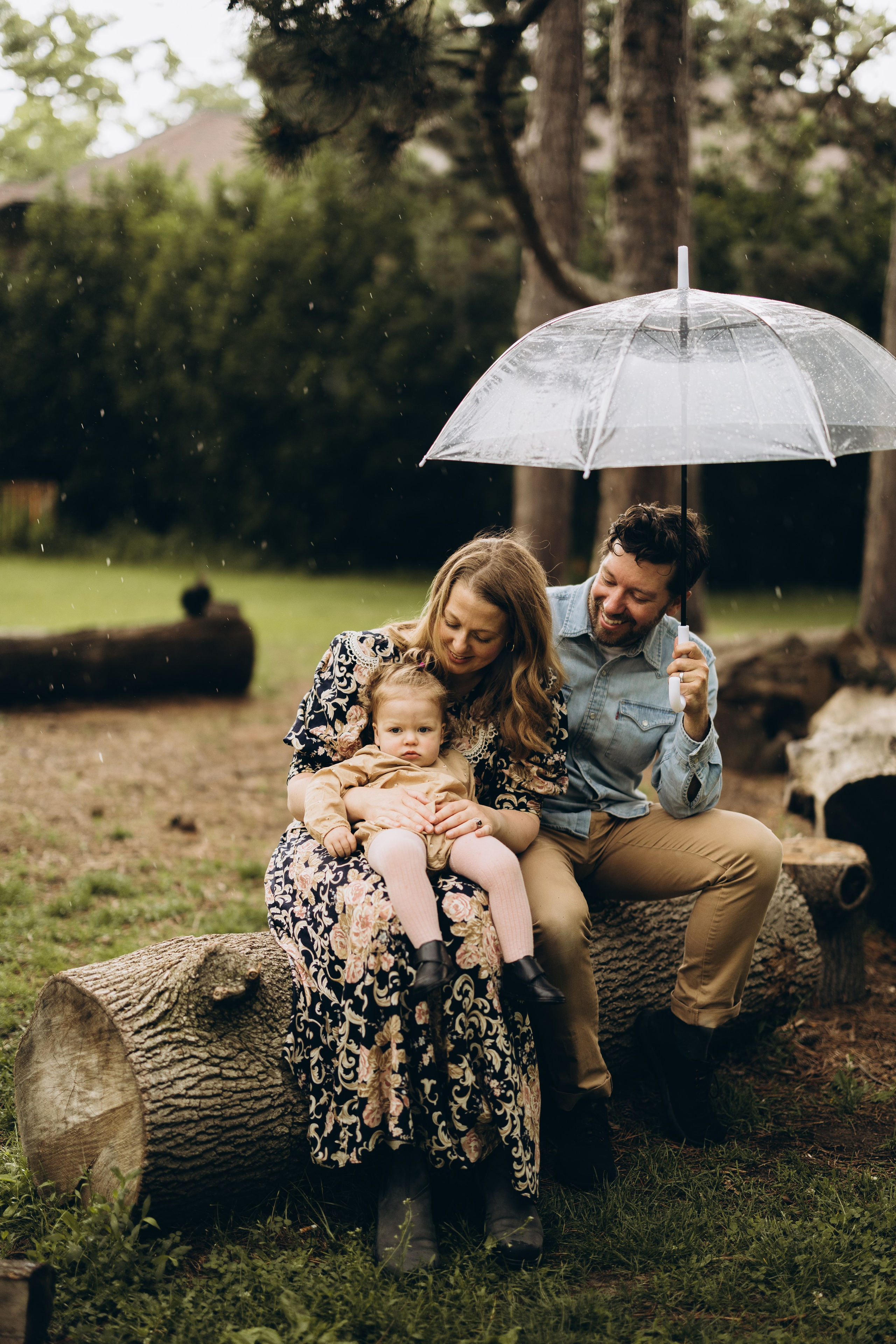 Under the rain. Wedding Photographer Toronto