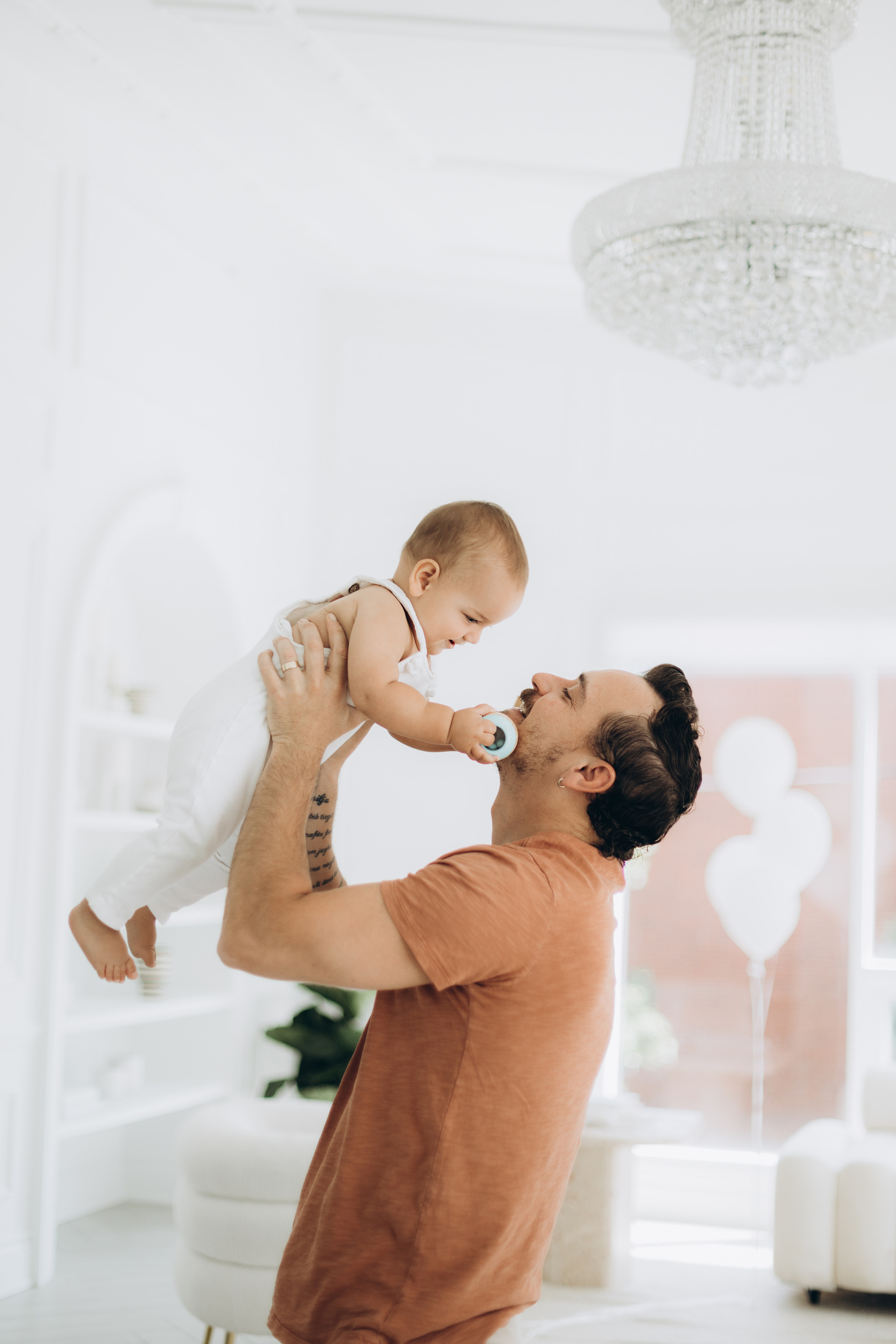 Cake smash. Wedding Photographer Toronto