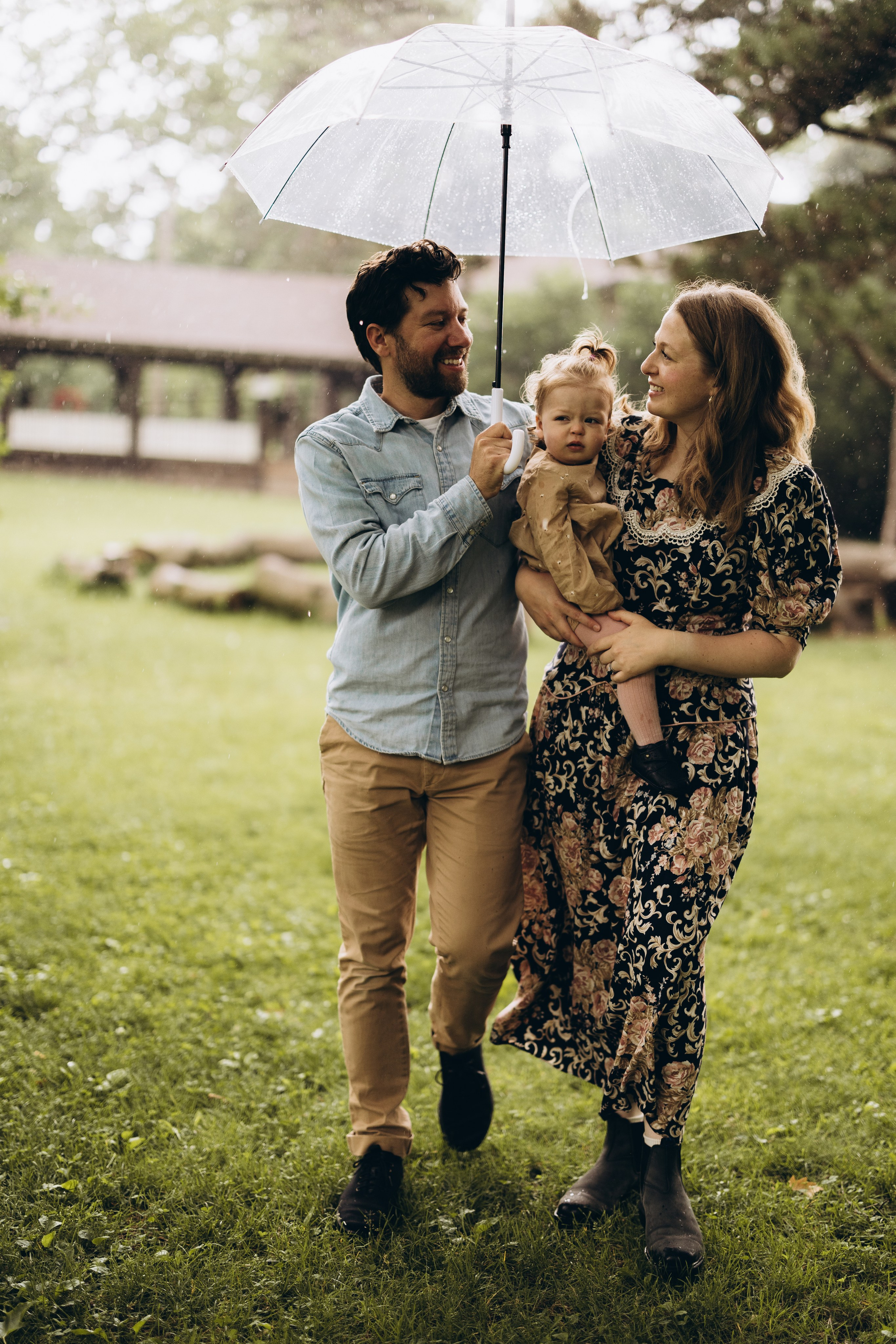 Under the rain. Wedding Photographer Toronto