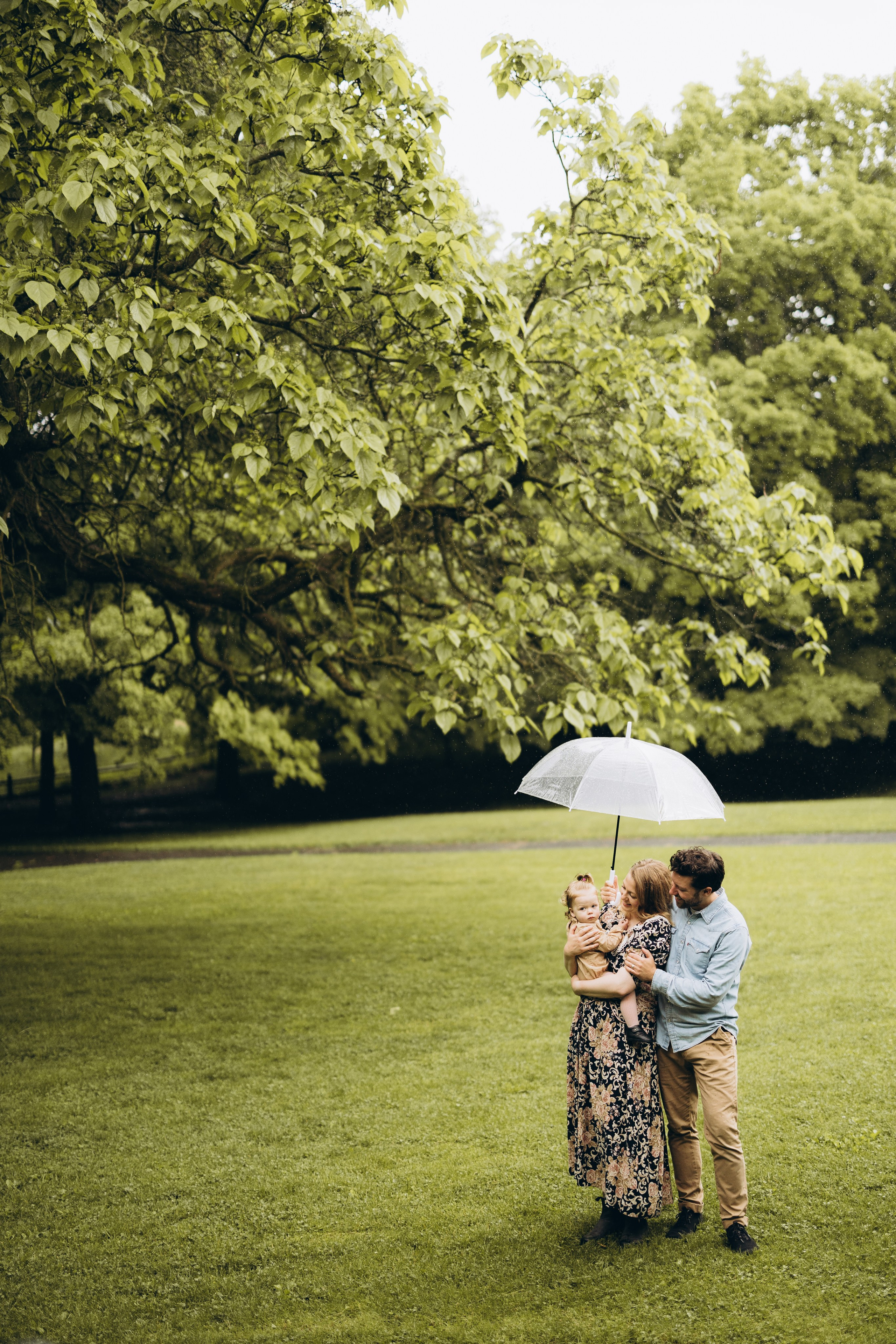 Under the rain. Wedding Photographer Toronto