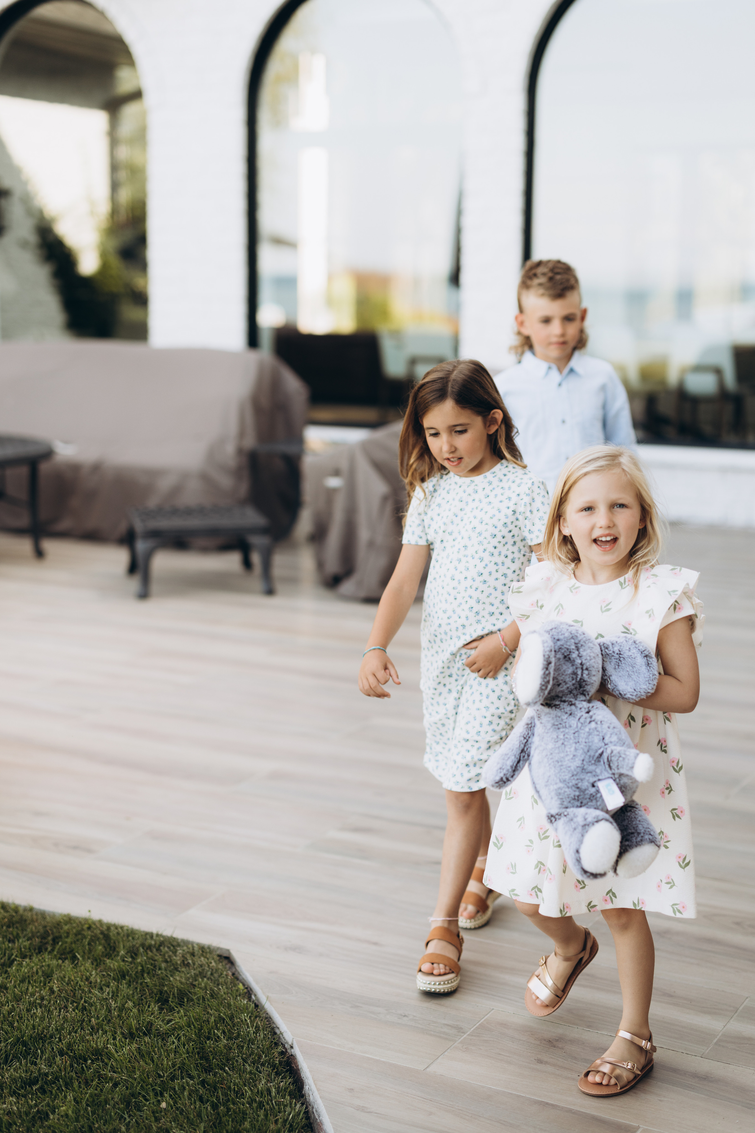 Family time. Wedding Photographer Toronto