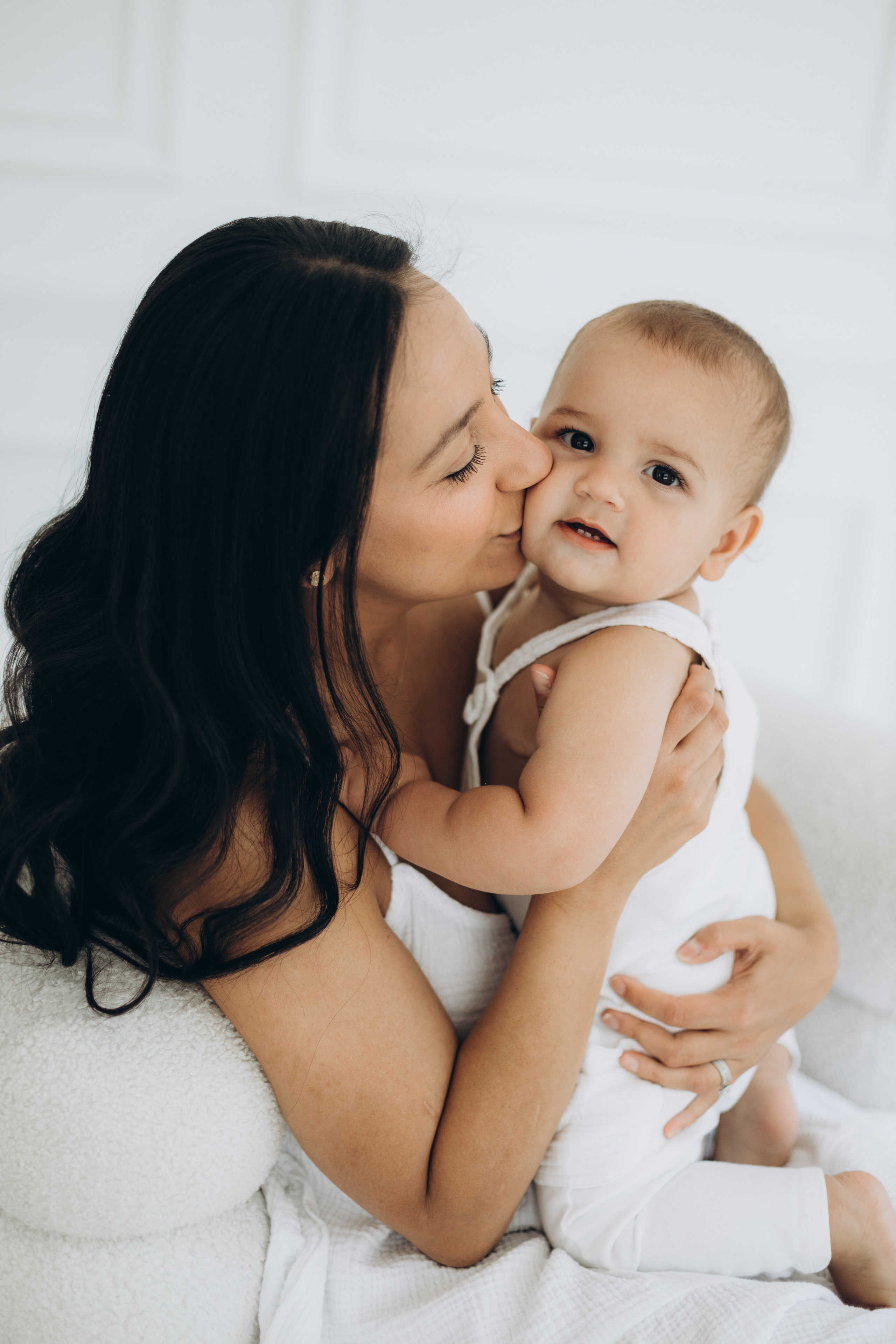 Cake smash. Wedding Photographer Toronto