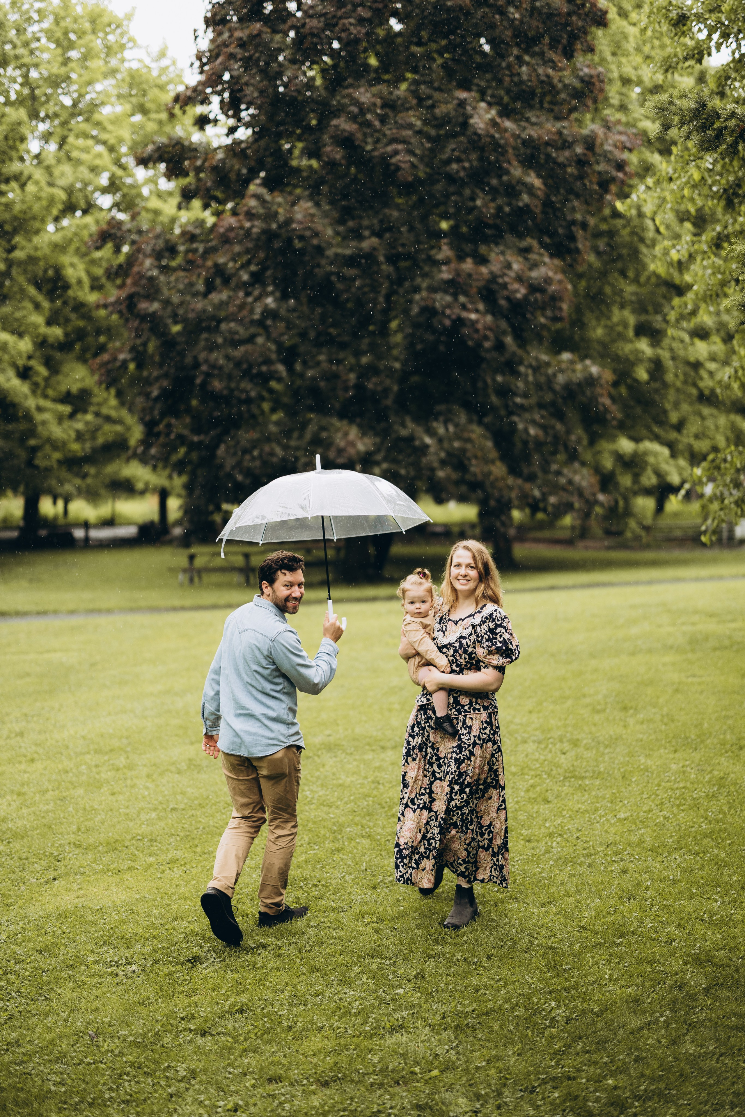 Under the rain. Wedding Photographer Toronto