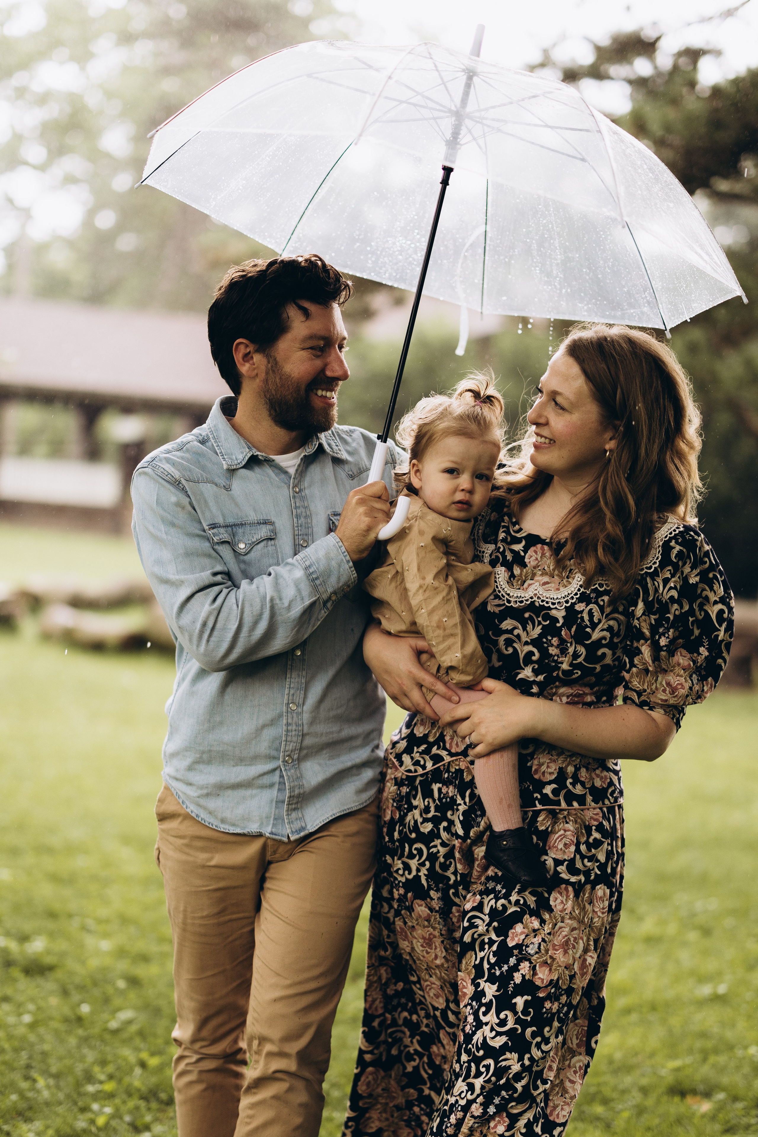 Under the rain. Wedding Photographer Toronto