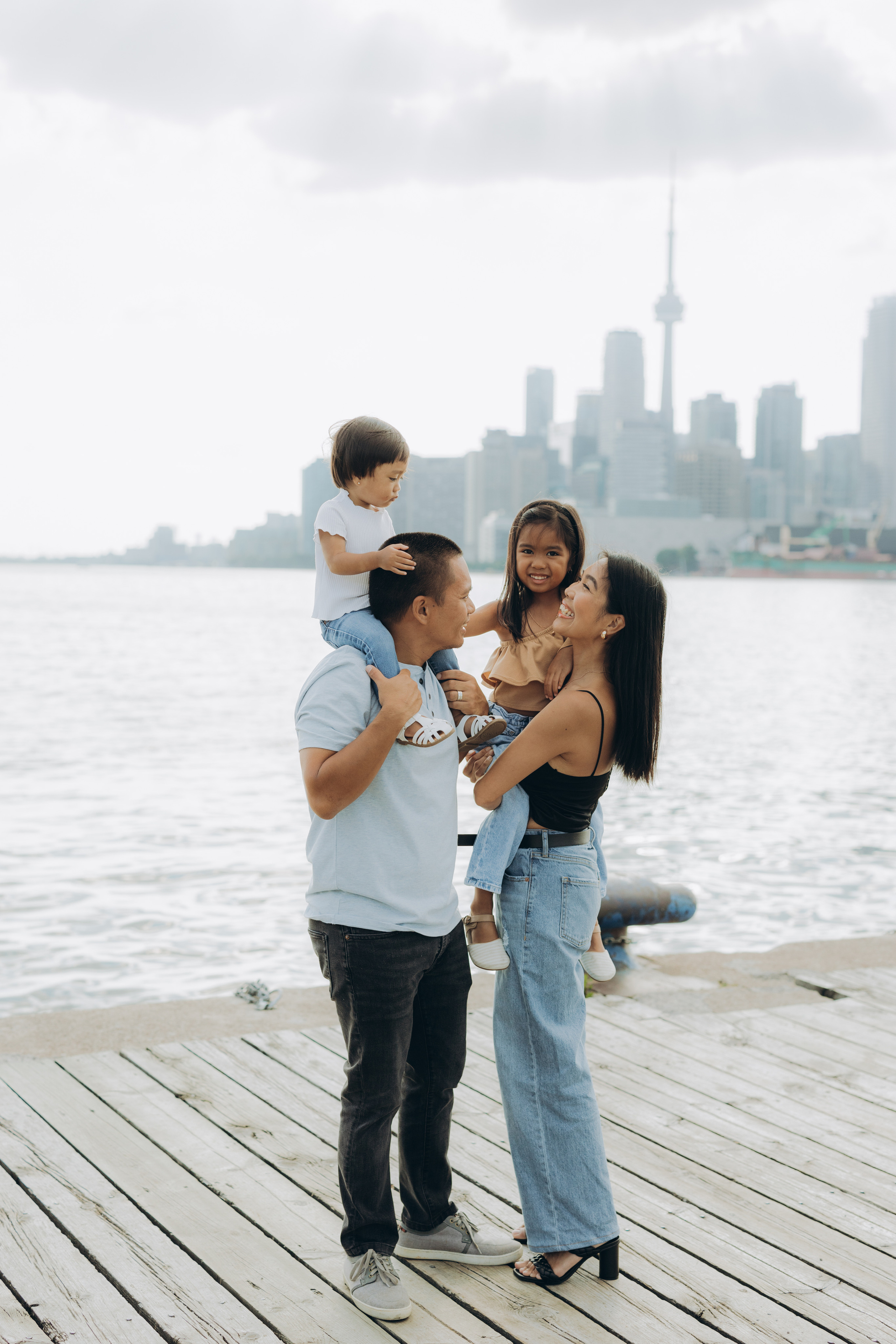 Family session in Toronto. Wedding Photographer Toronto