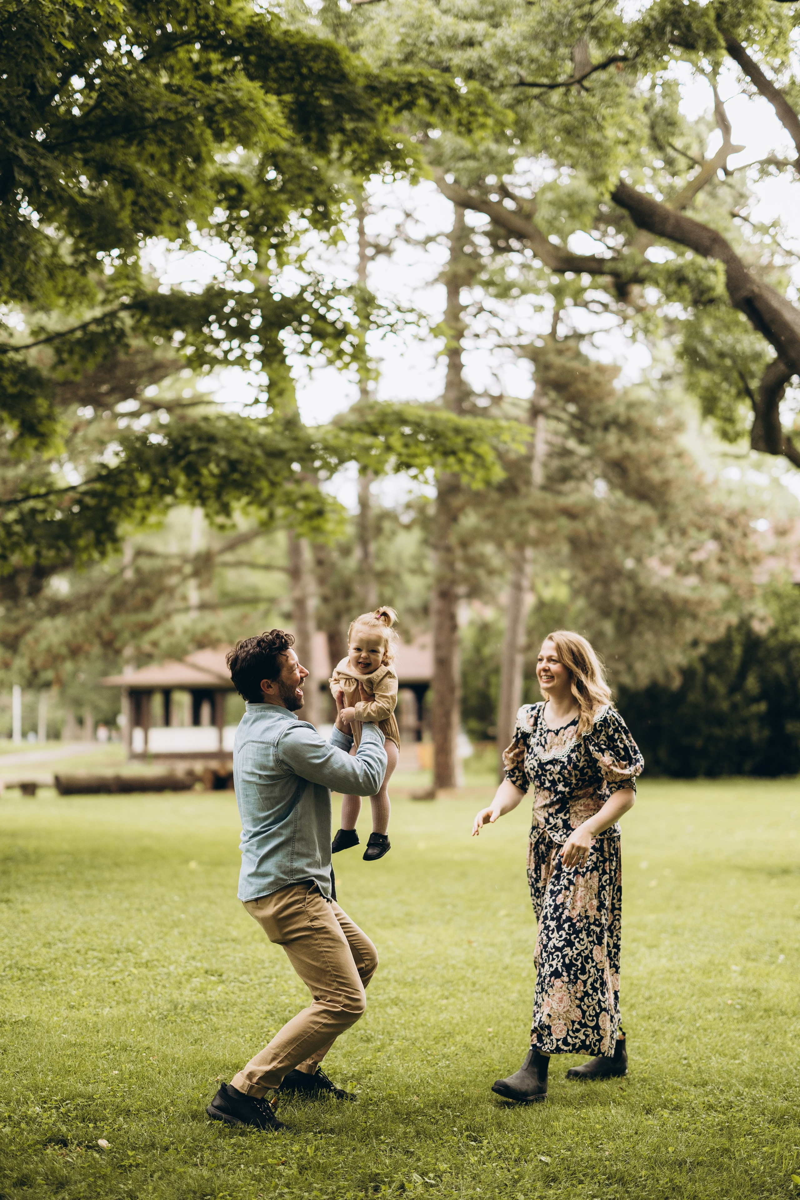 Under the rain. Wedding Photographer Toronto