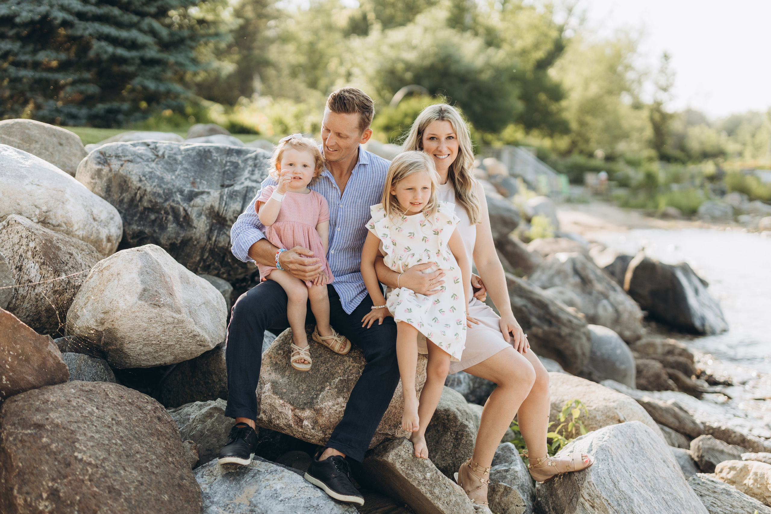 Family time. Wedding Photographer Toronto