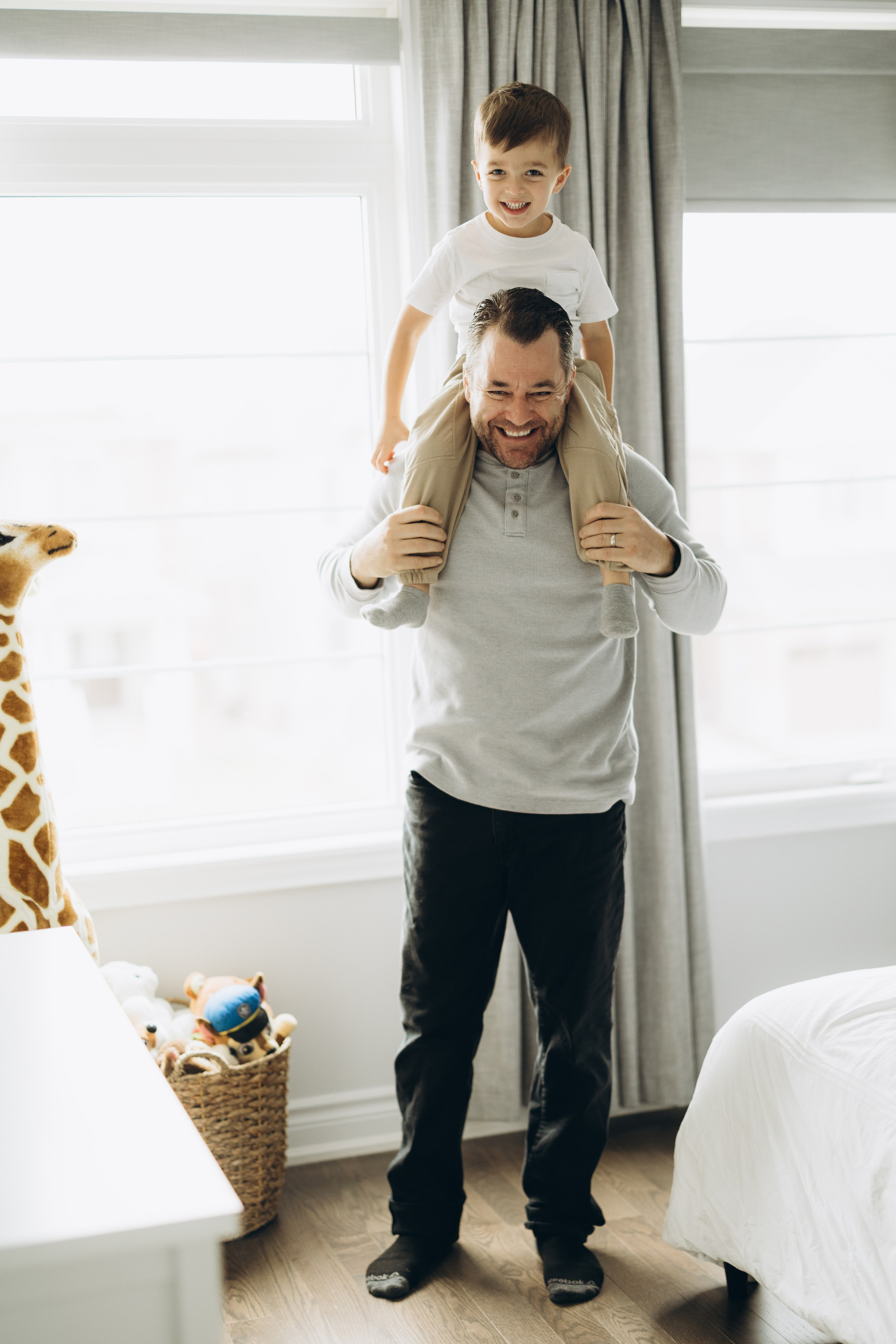 Family photo session. Wedding Photographer Toronto