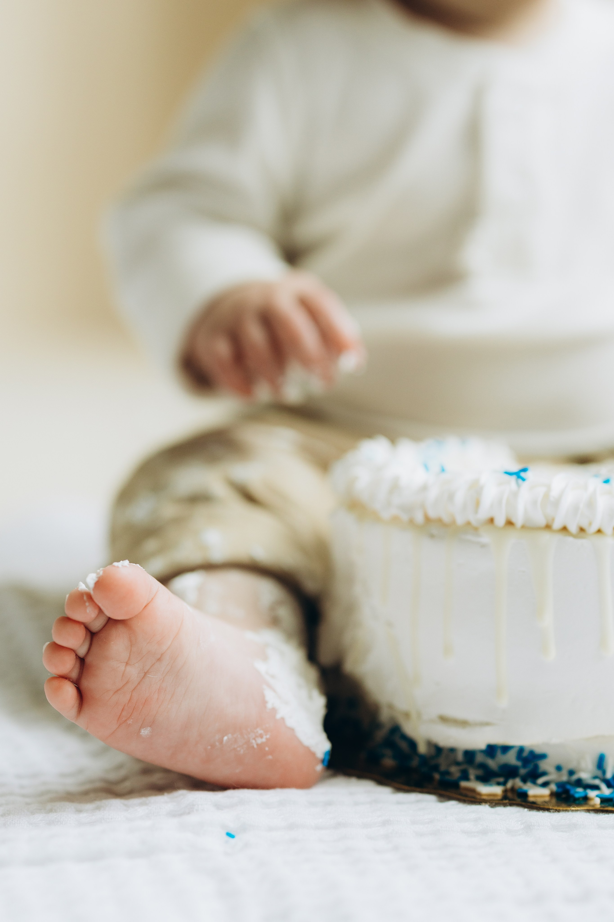 Cake smash. Wedding Photographer Toronto