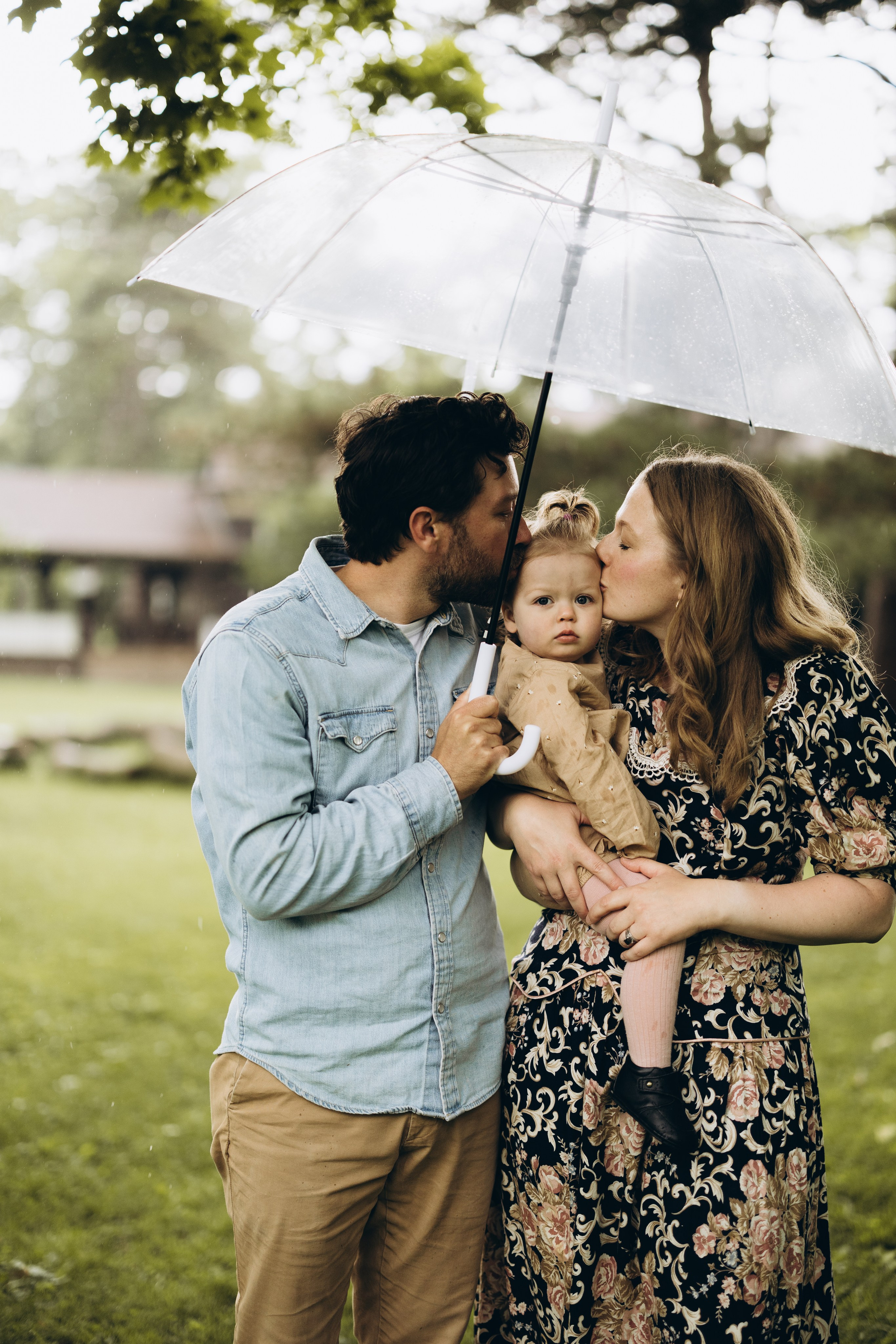 Under the rain. Wedding Photographer Toronto