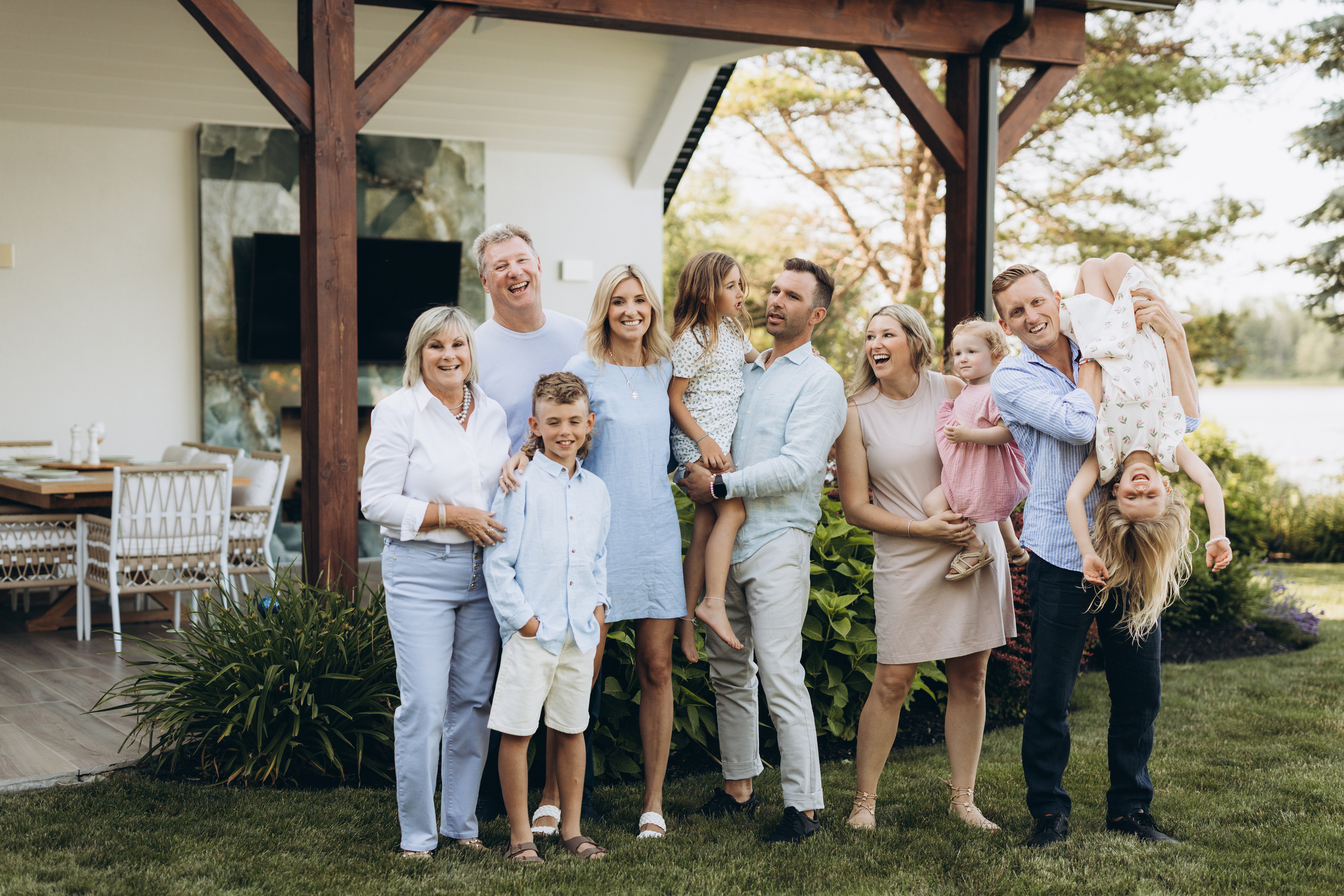 Family time. Wedding Photographer Toronto