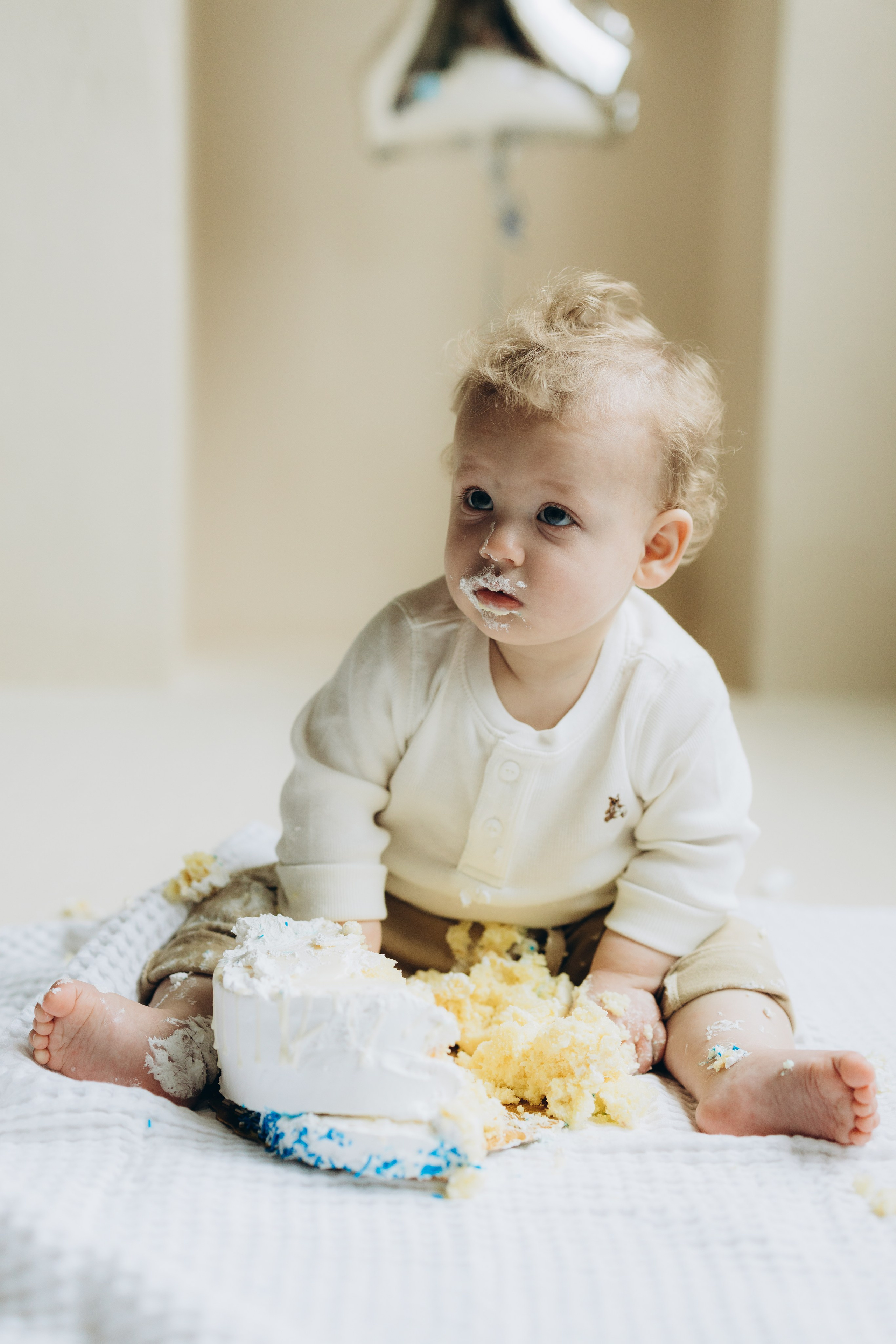 Cake smash. Wedding Photographer Toronto