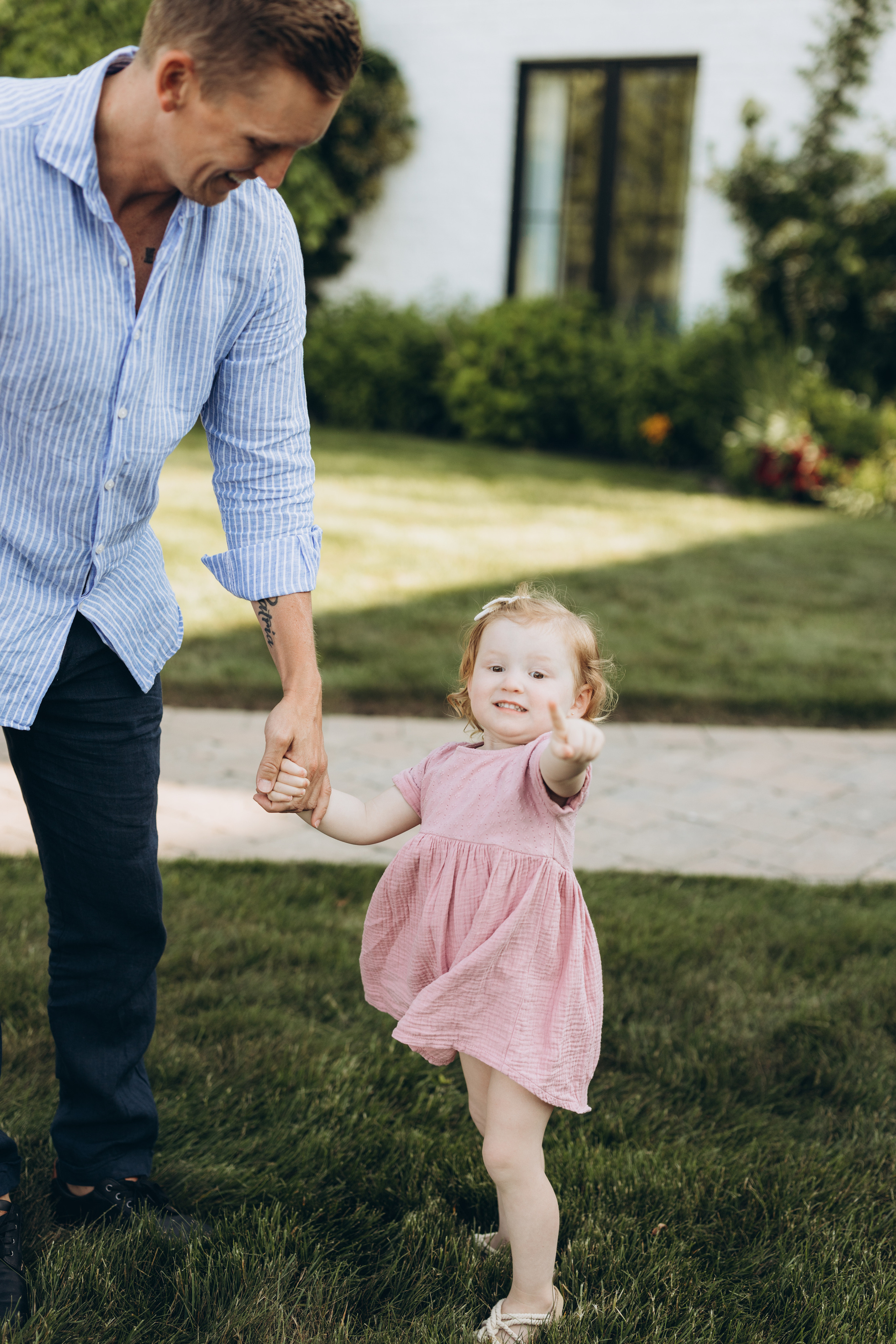Family time. Wedding Photographer Toronto