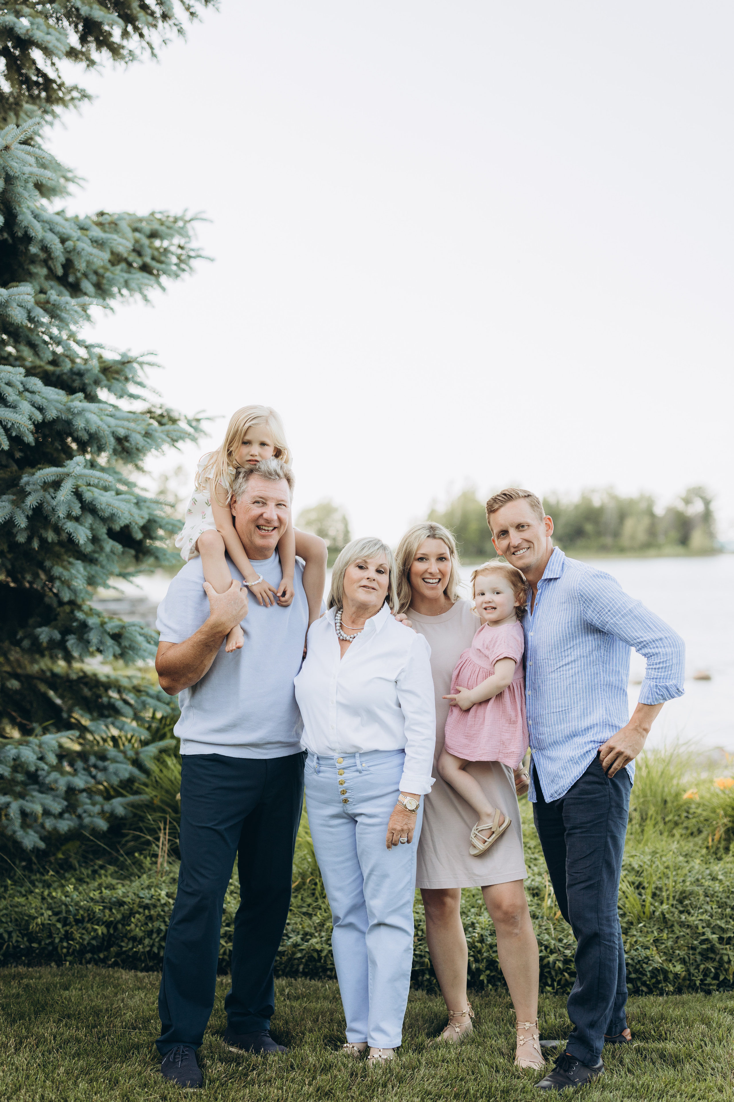 Family time. Wedding Photographer Toronto