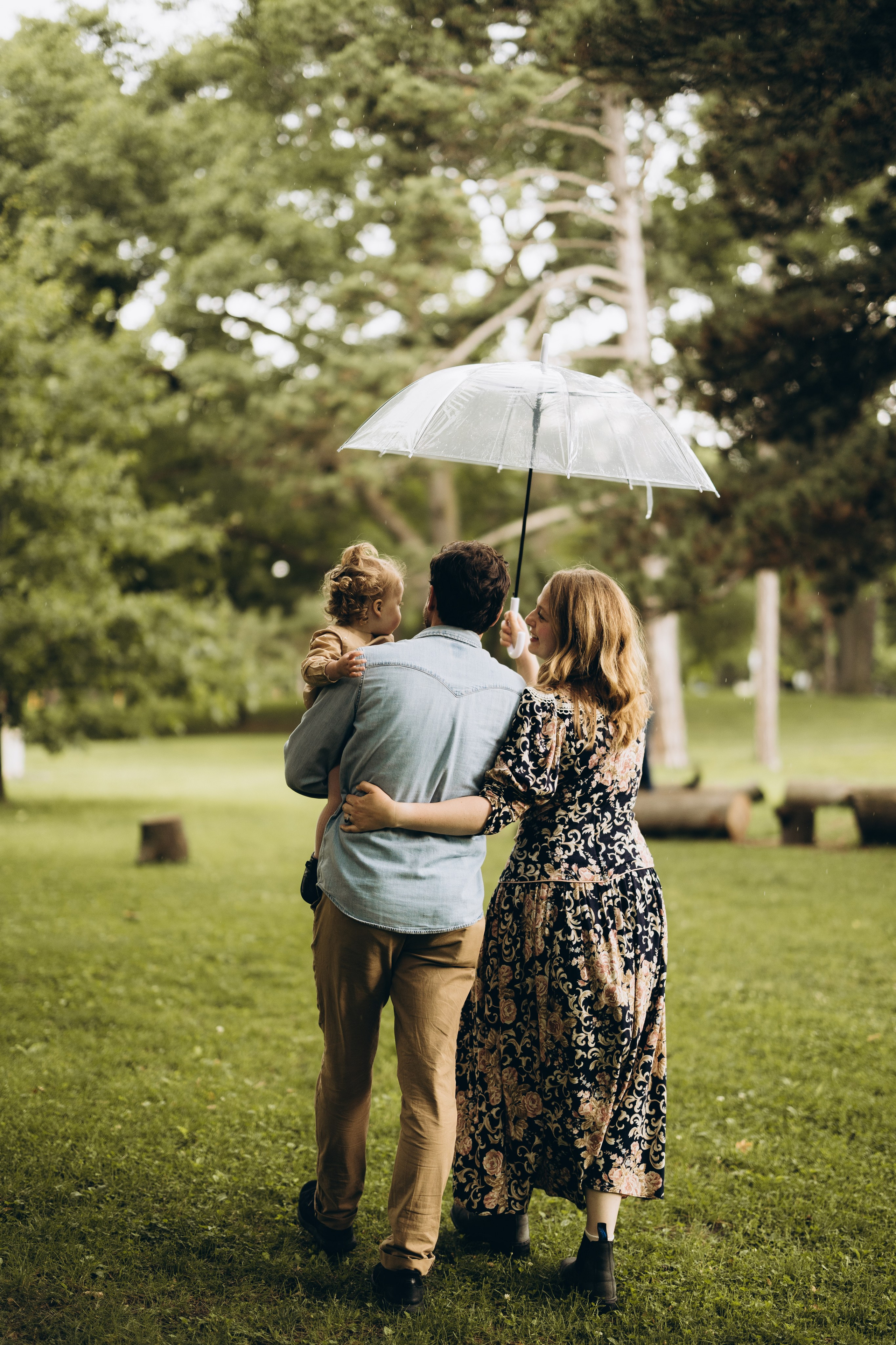 Under the rain. Wedding Photographer Toronto