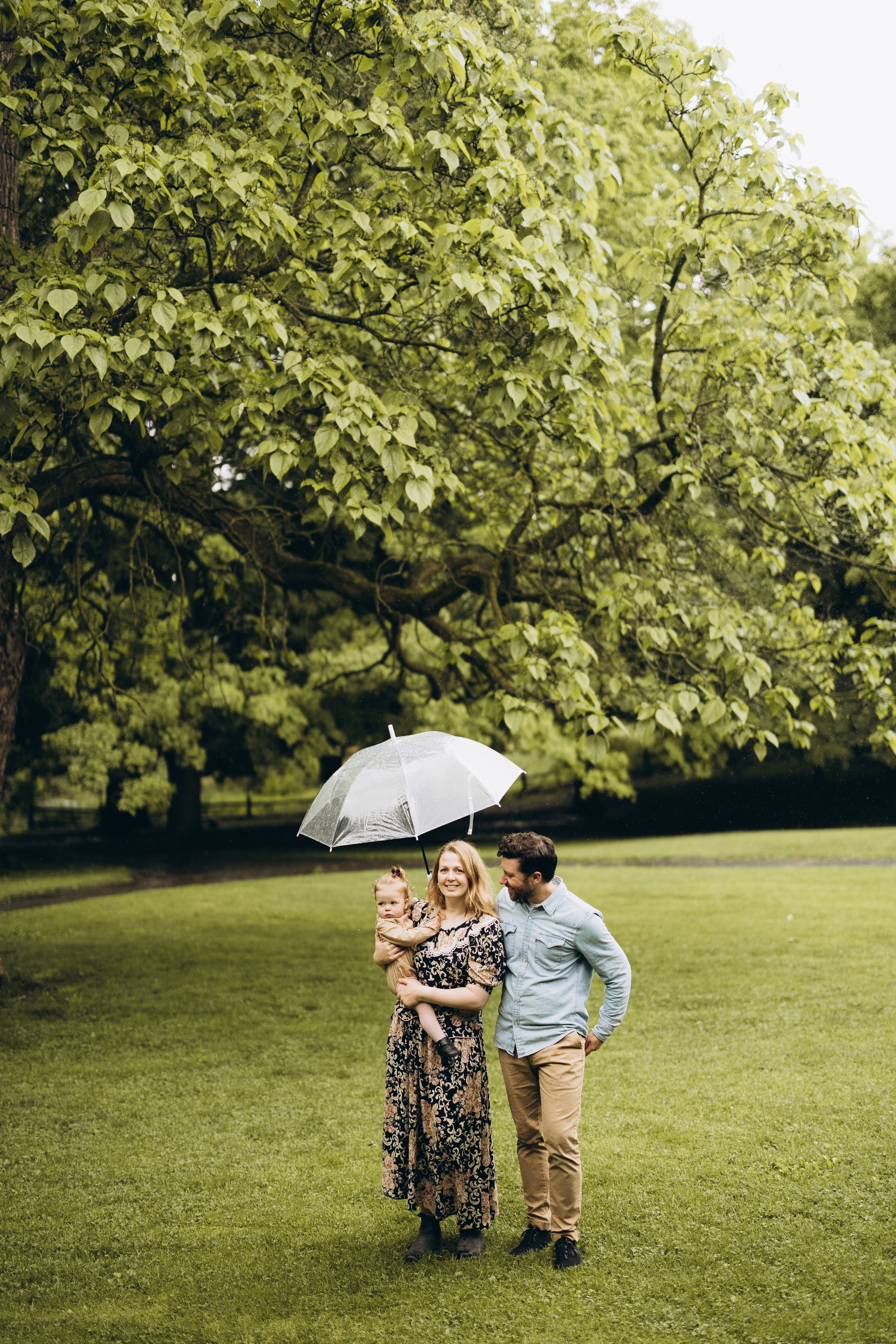 Under the rain. Wedding Photographer Toronto