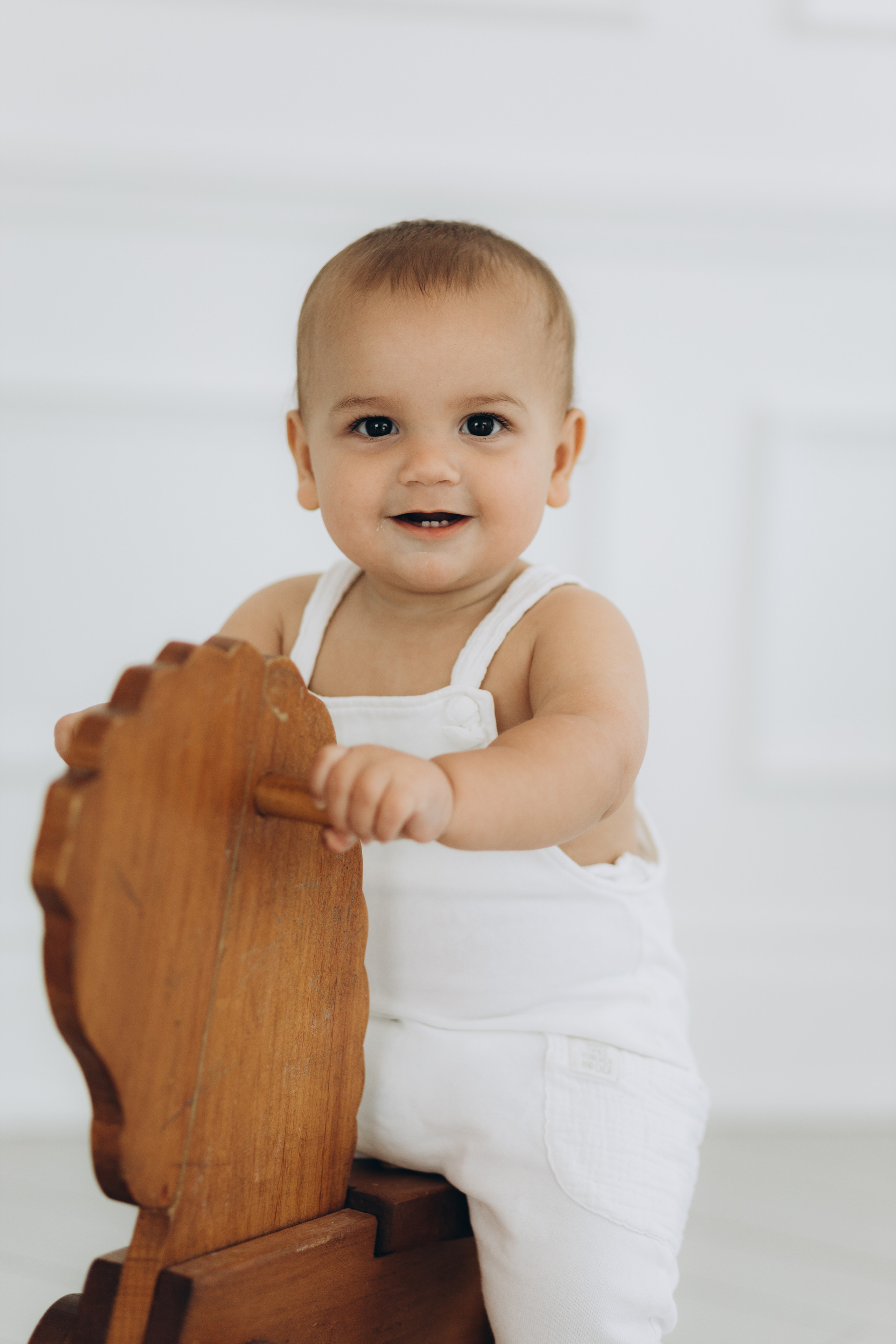 Cake smash. Wedding Photographer Toronto