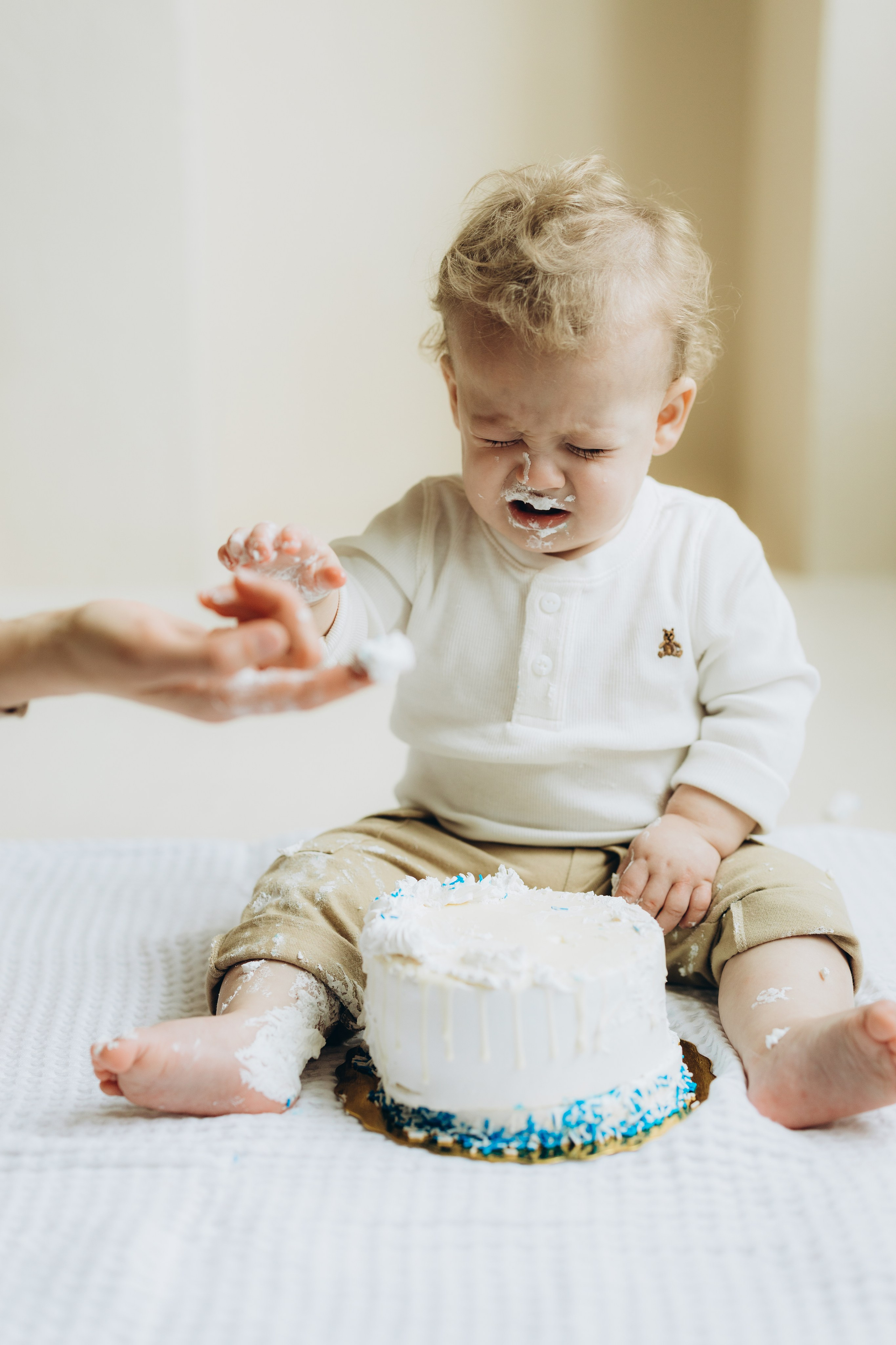 Cake smash. Wedding Photographer Toronto