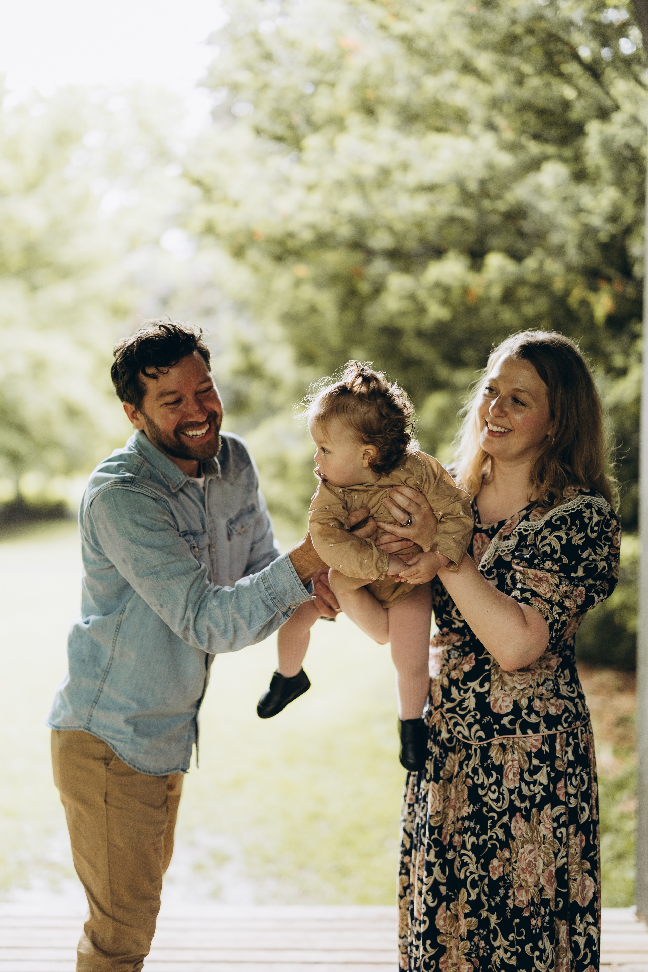Under the rain. Wedding Photographer Toronto