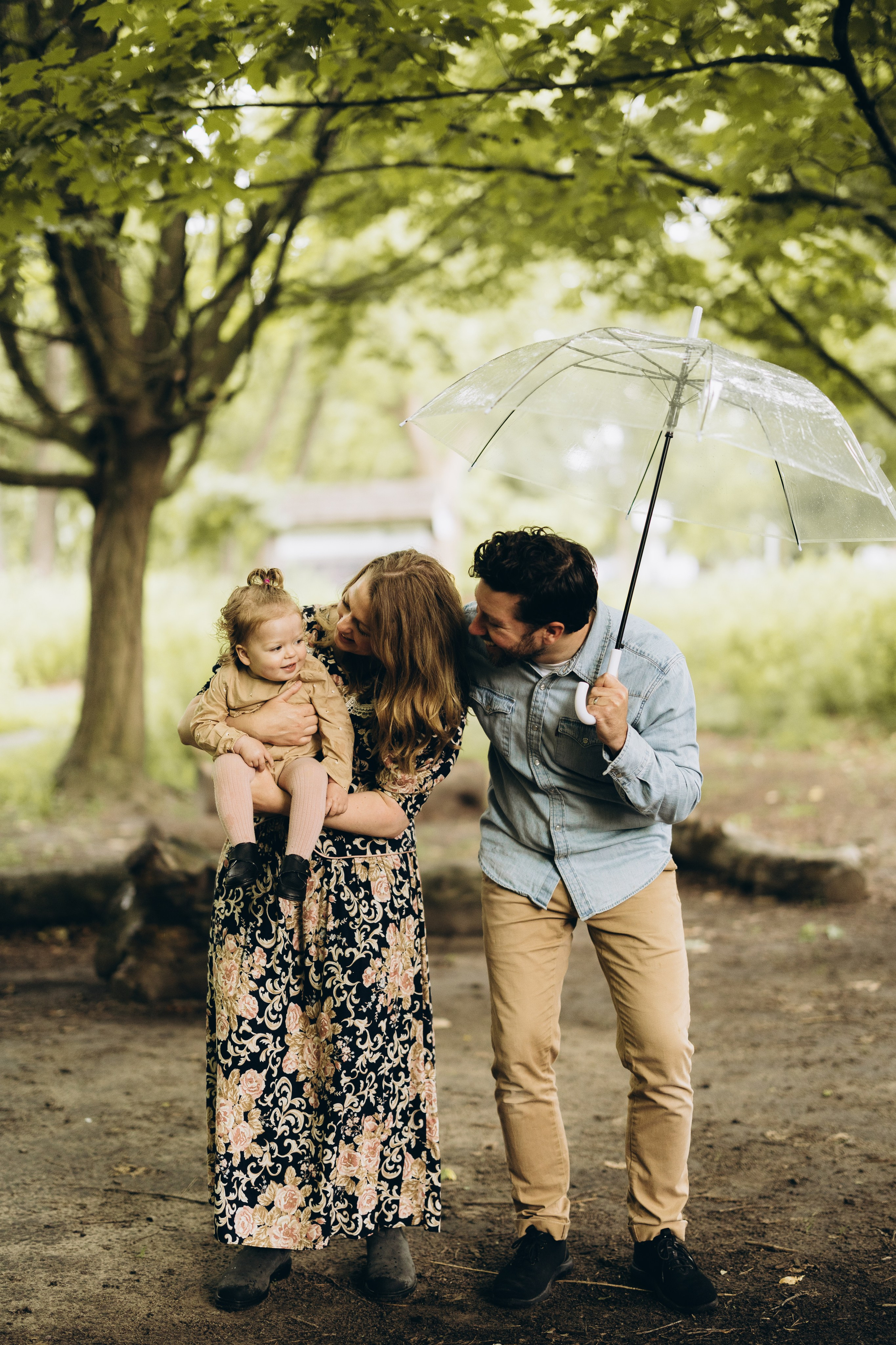 Under the rain. Wedding Photographer Toronto