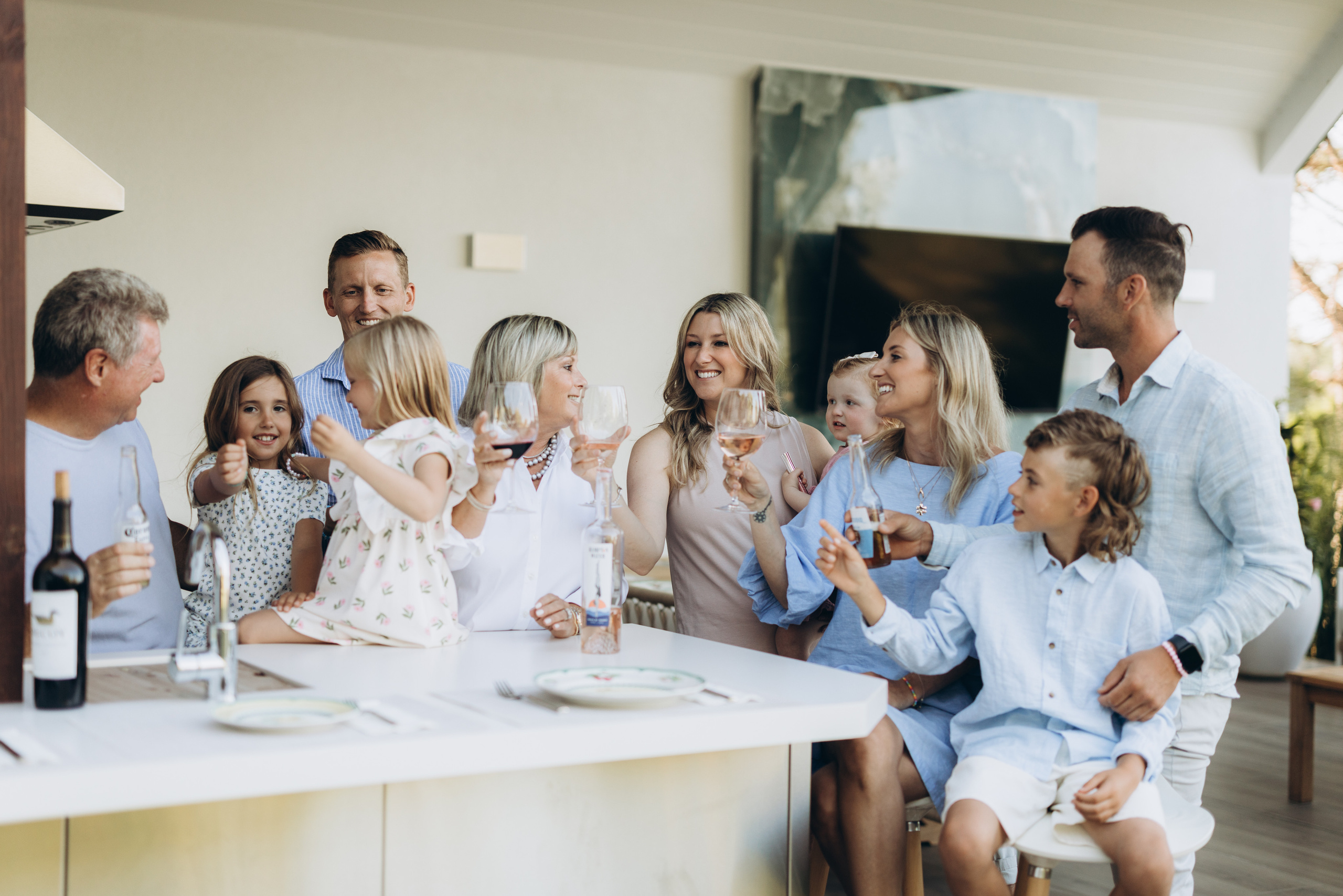 Family time. Wedding Photographer Toronto