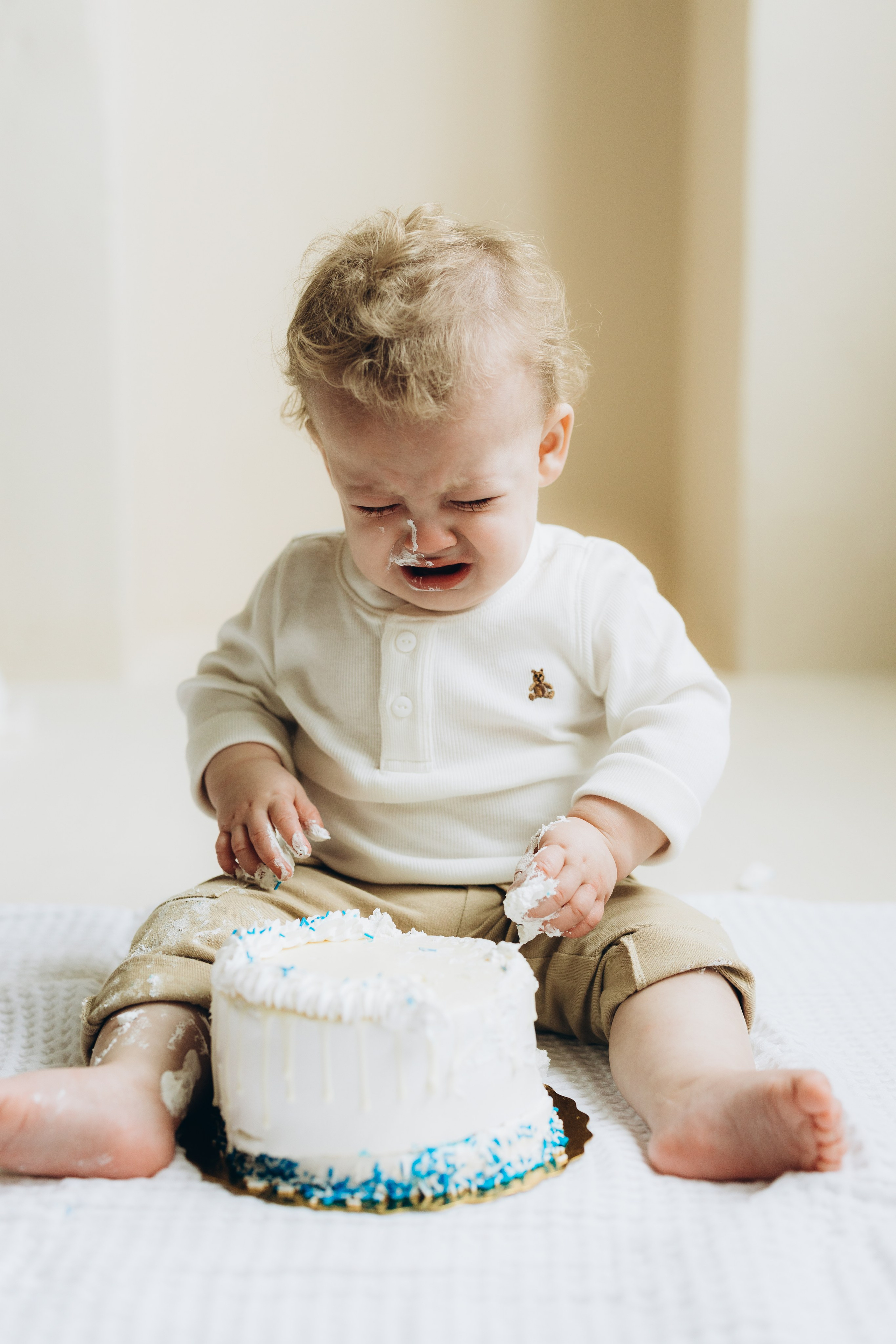 Cake smash. Wedding Photographer Toronto