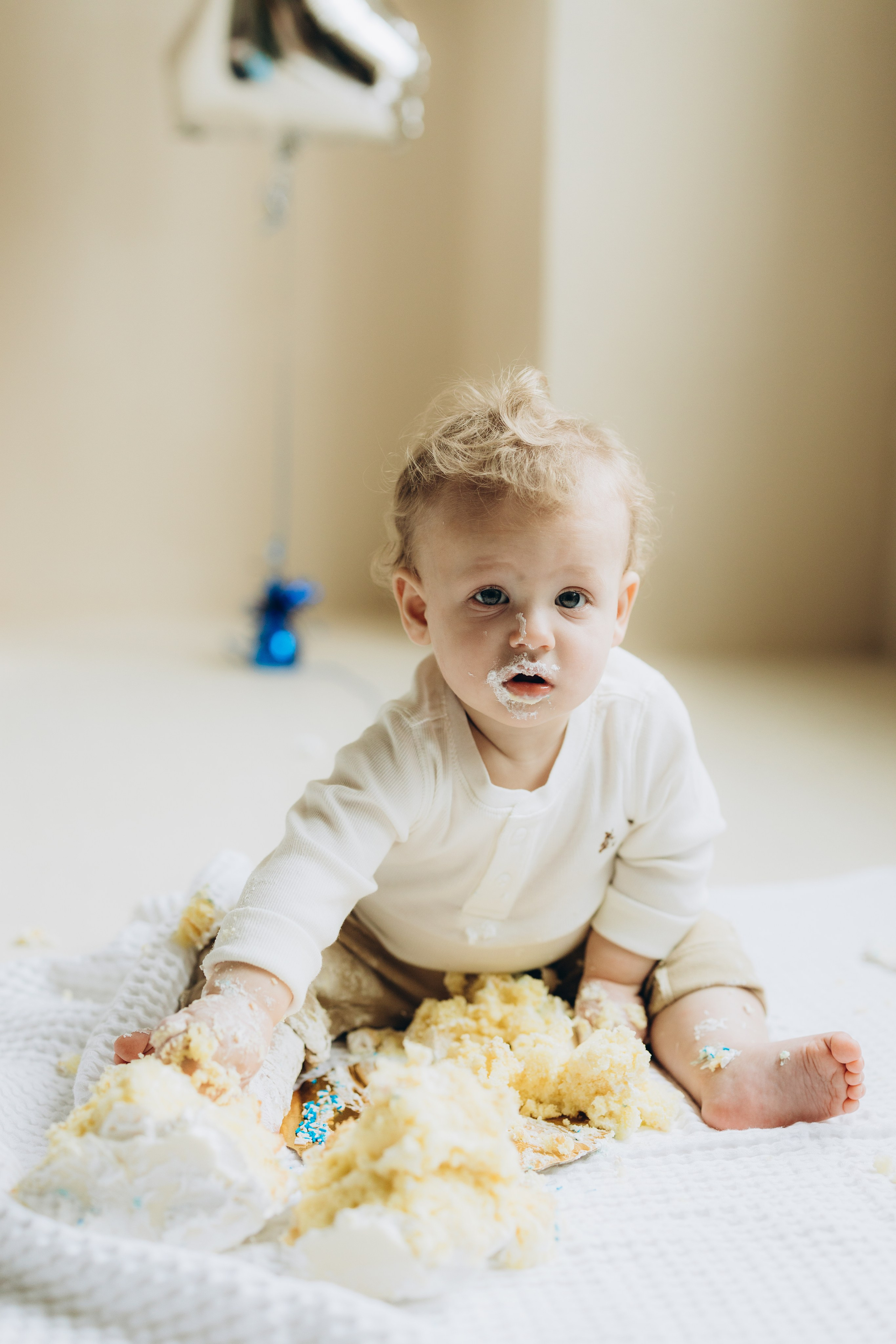 Cake smash. Wedding Photographer Toronto
