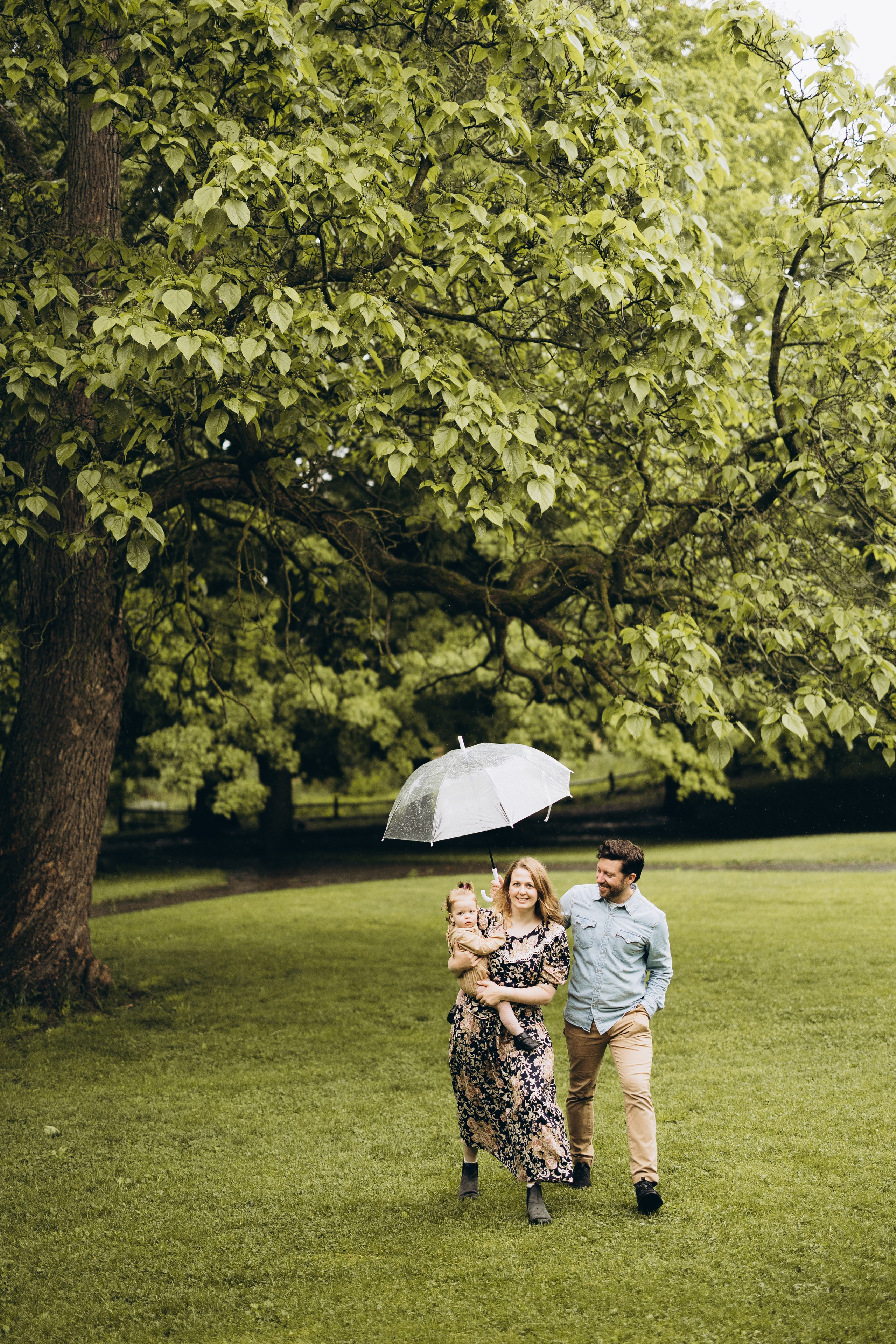 Under the rain. Wedding Photographer Toronto